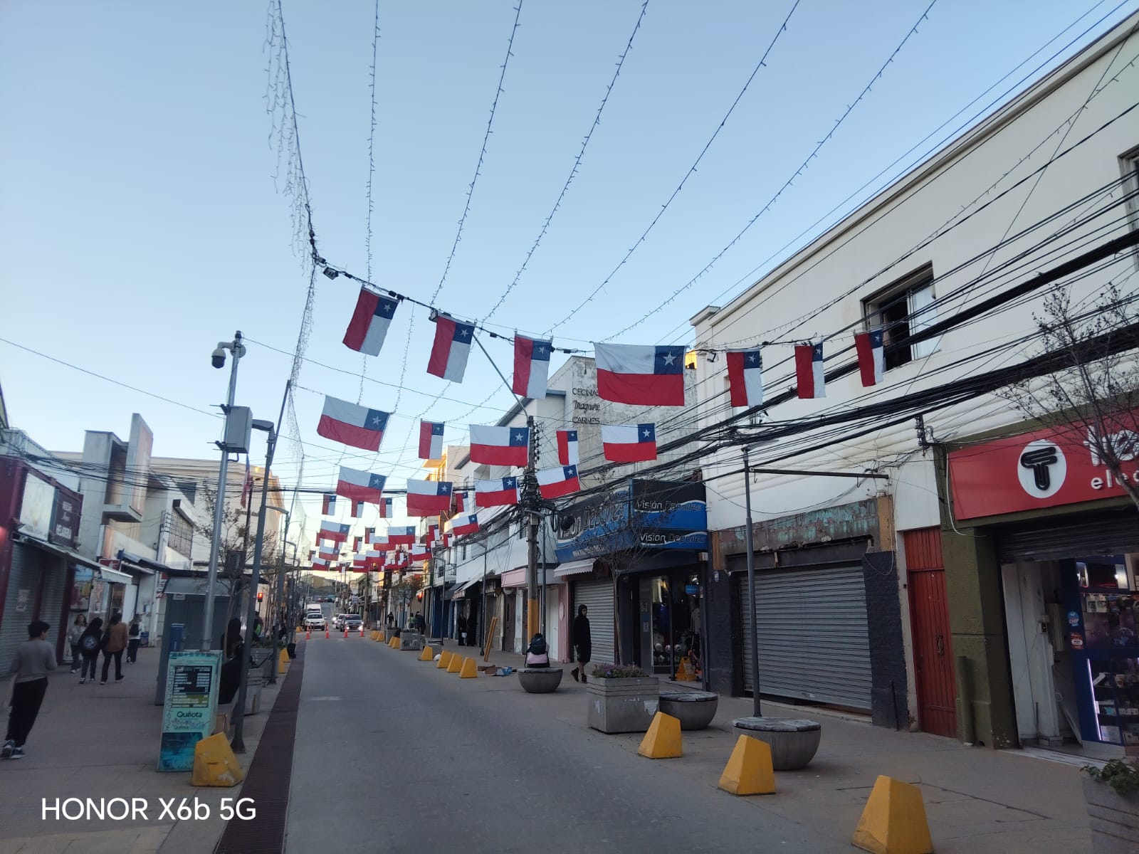 Centro de Quillota embanderado para Fiestas Patrias