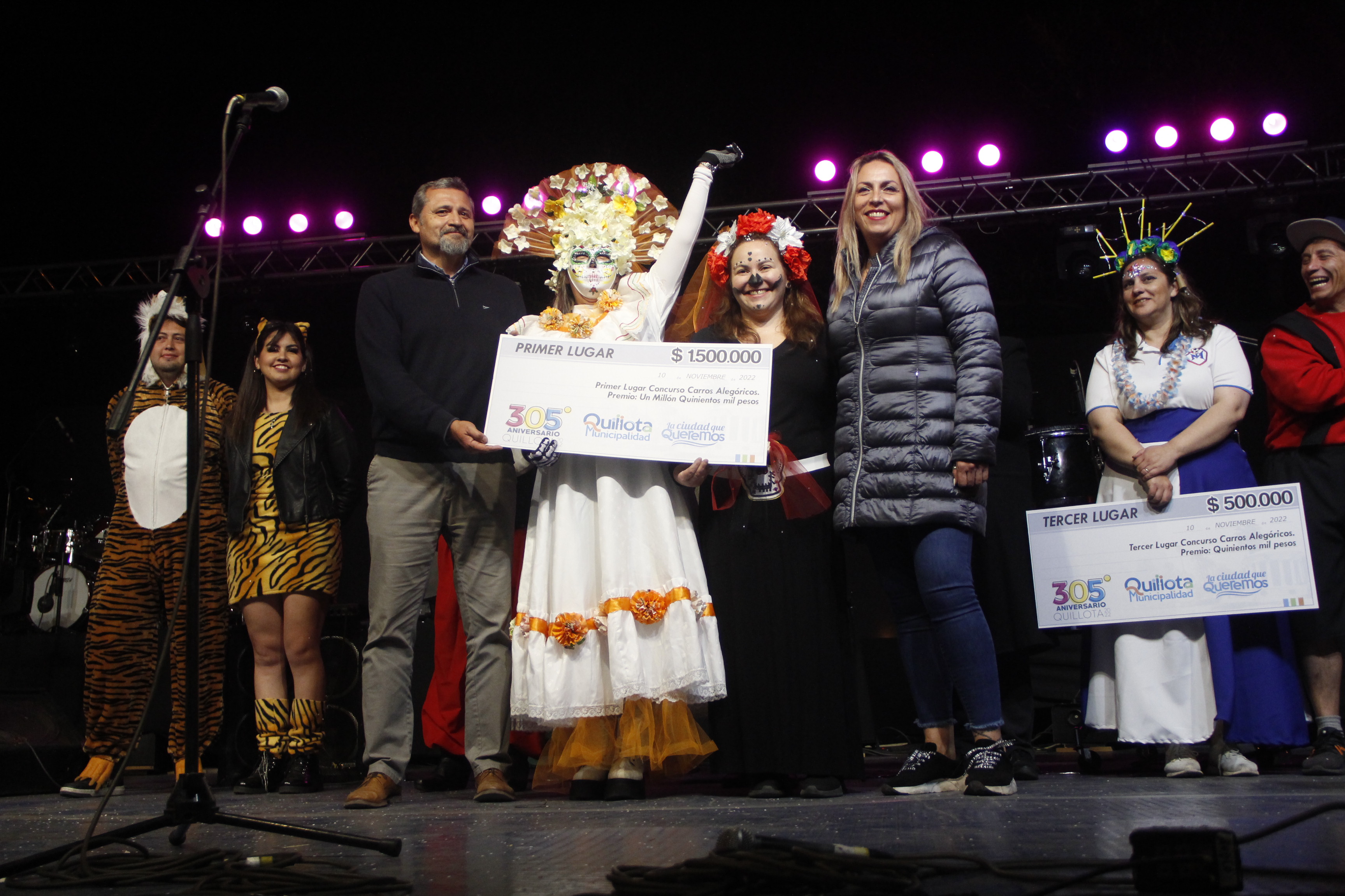 Inspirándose en “Coco” Fundación Las Rosas ganó concurso de carros alegóricos por 305 años de Quillota