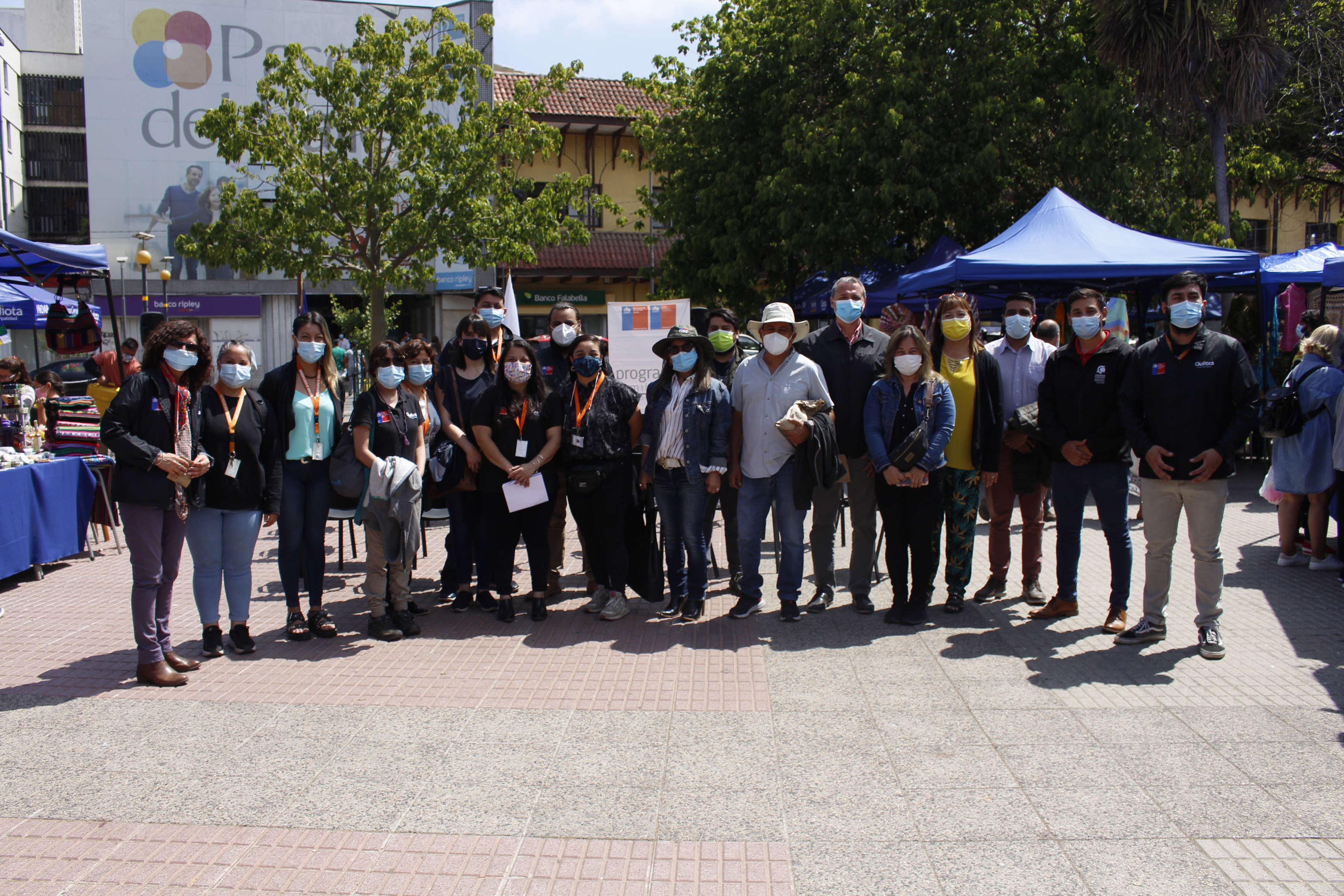 Programa Familias y Taller de Lanaterapia de la Dideco cerraron su año con Feria de Emprendimiento en la Plaza