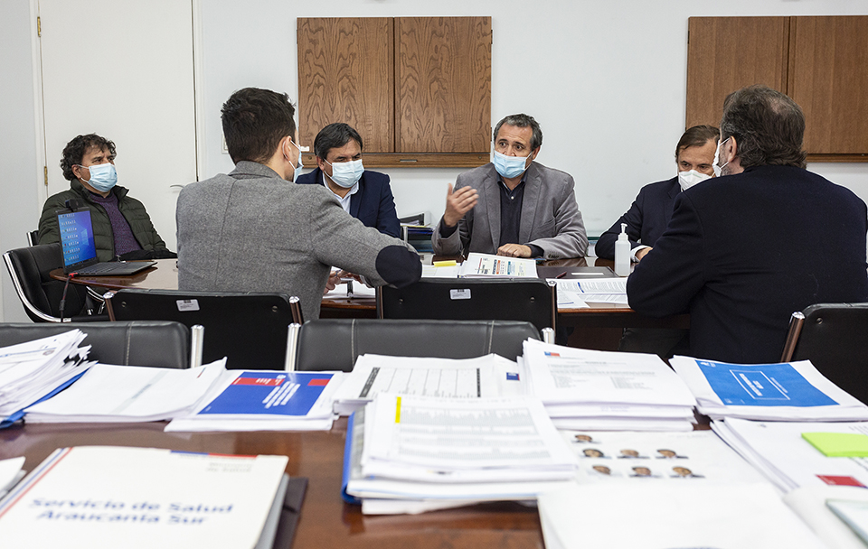 Alcalde Óscar Calderón presentó proyecto “Centro Integral del Adulto Mayor” al Ministerio de Salud