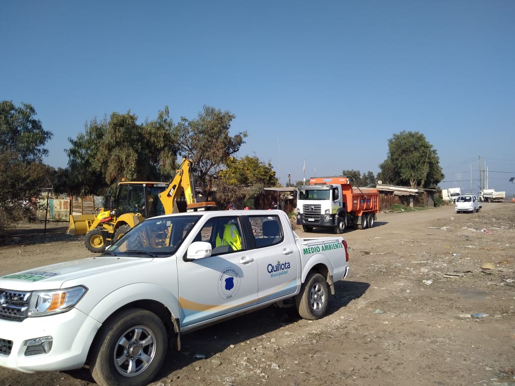 Operativos de limpieza, reparación de señalética de tránsito y bacheo se están realizando en diversos puntos de la comuna