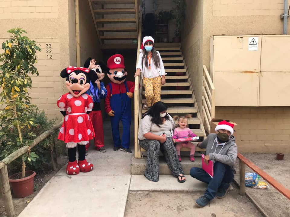 En víspera de Navidad, móvil municipal regaló alegría a niños y adolescentes del Programa de la Discapacidad