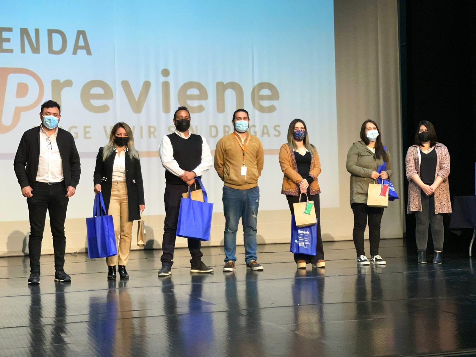 Municipalidad de Quillota destacó a más de 60 padres por su compromiso con la prevención del consumo de drogas y alcohol