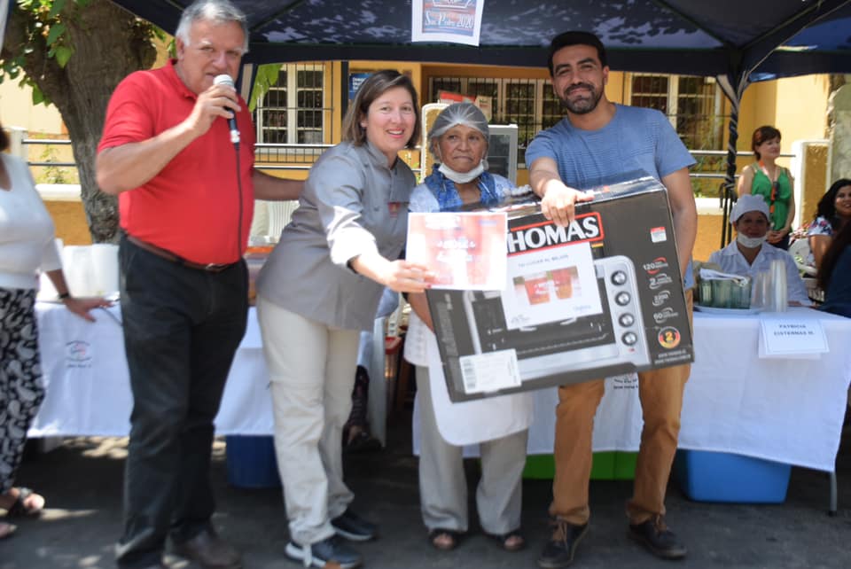 Preparación de sampedrina obtuvo título del Mejor Mote con Huesillo de Quillota