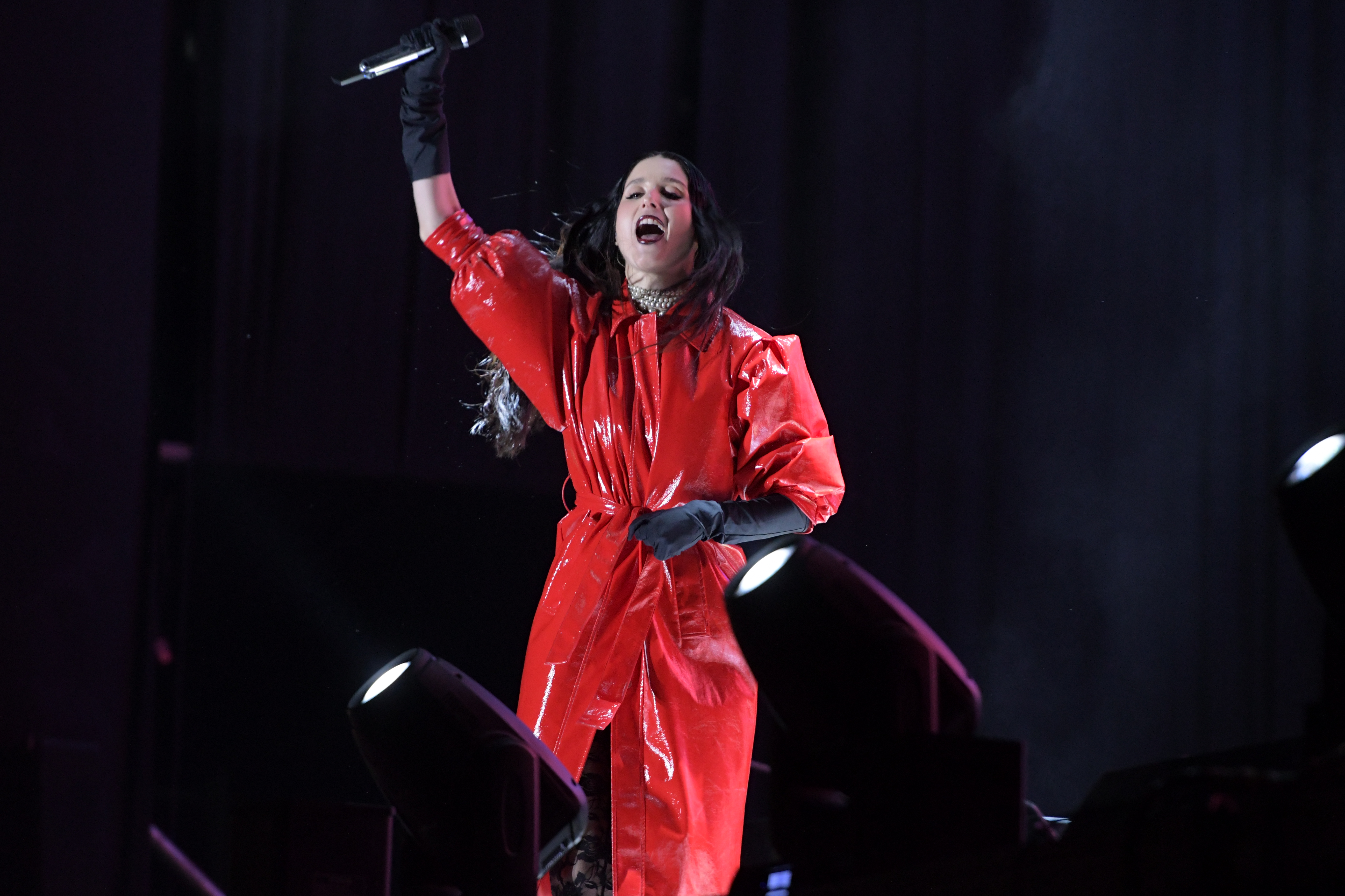 El pop, rock, humor nacional fueron protagonistas de la quinta noche de la Expo Quillota