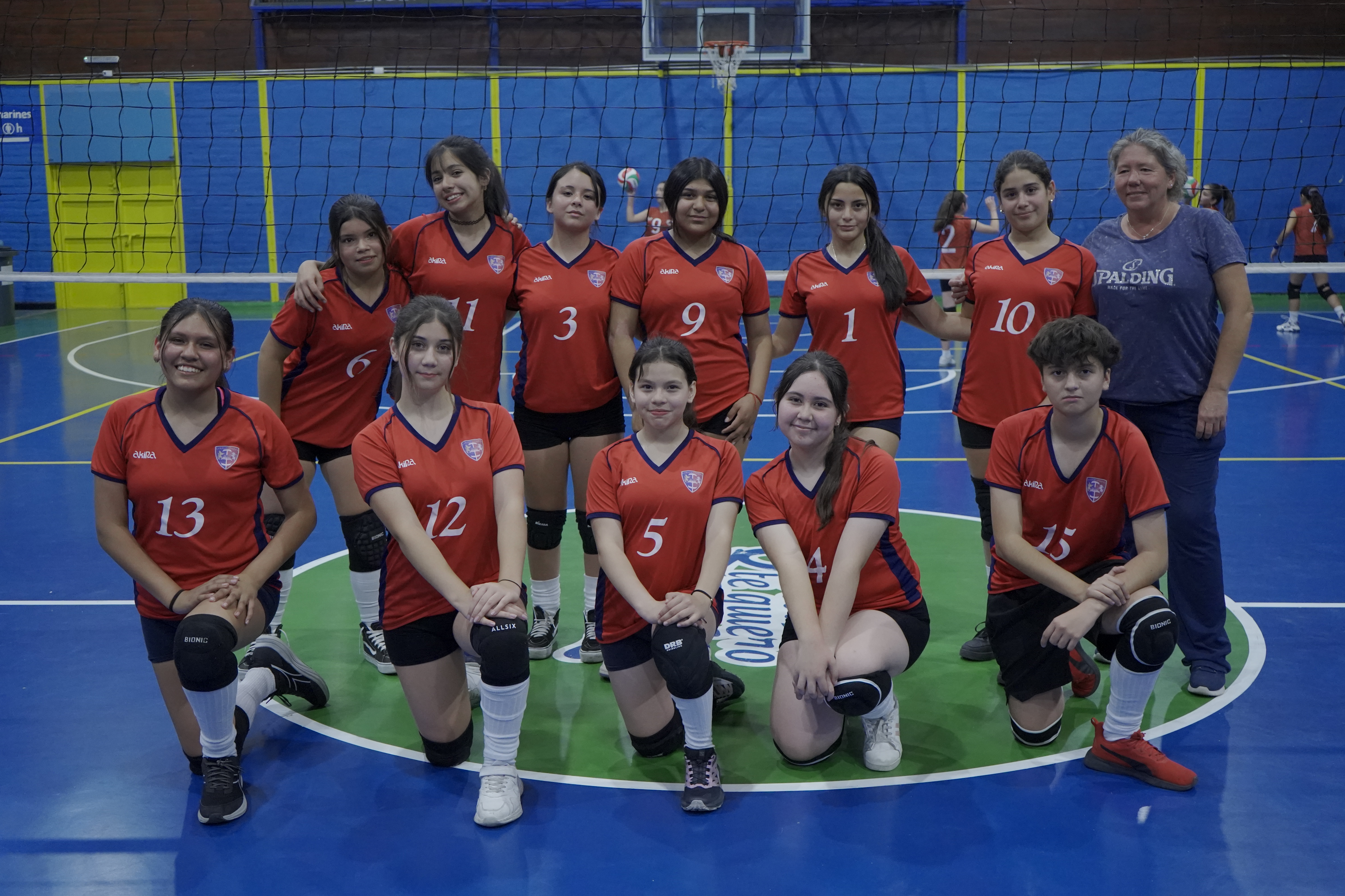 Con encuentros de voleibol y fútbol iniciaron los emocionantes Juegos Deportivos Escolares 2024 en Quillota.