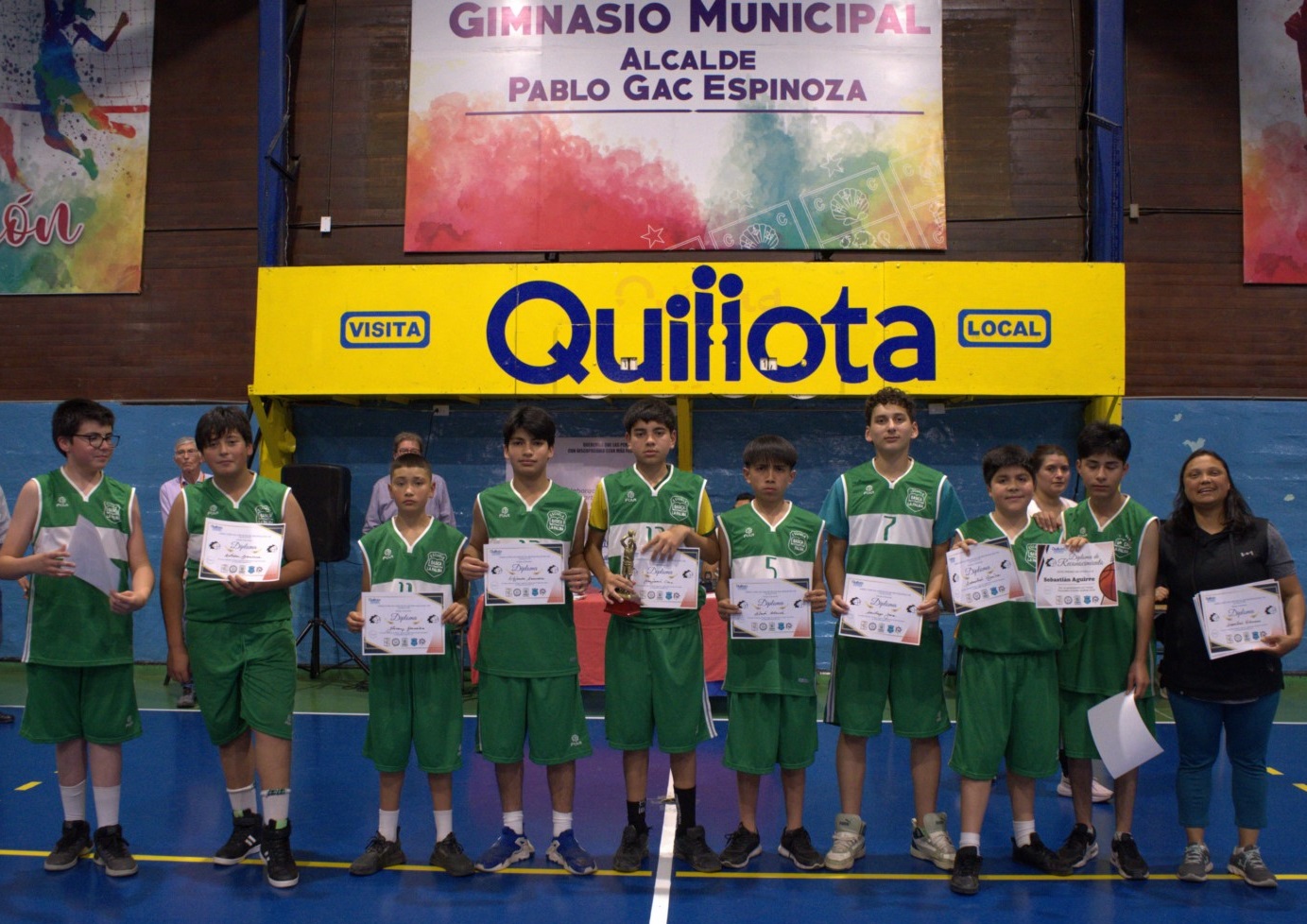 Colegio Nuevo Horizonte en damas y Escuela La Palma en varones son campeones torneo escolar básquetbol.