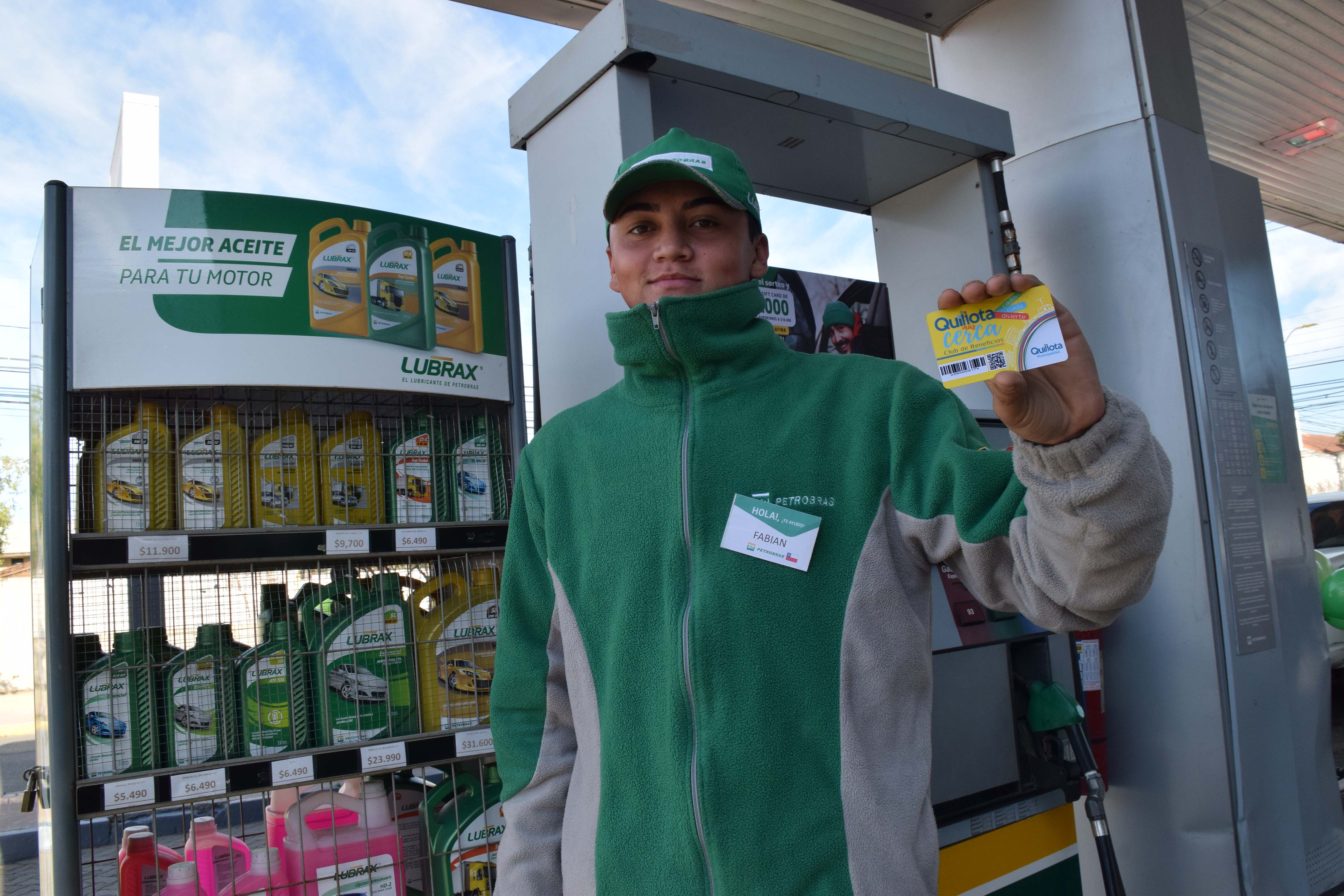 Tarjeta Quillota Más Cerca firma convenio con Petrobras para seguir ofreciendo descuentos en combustible