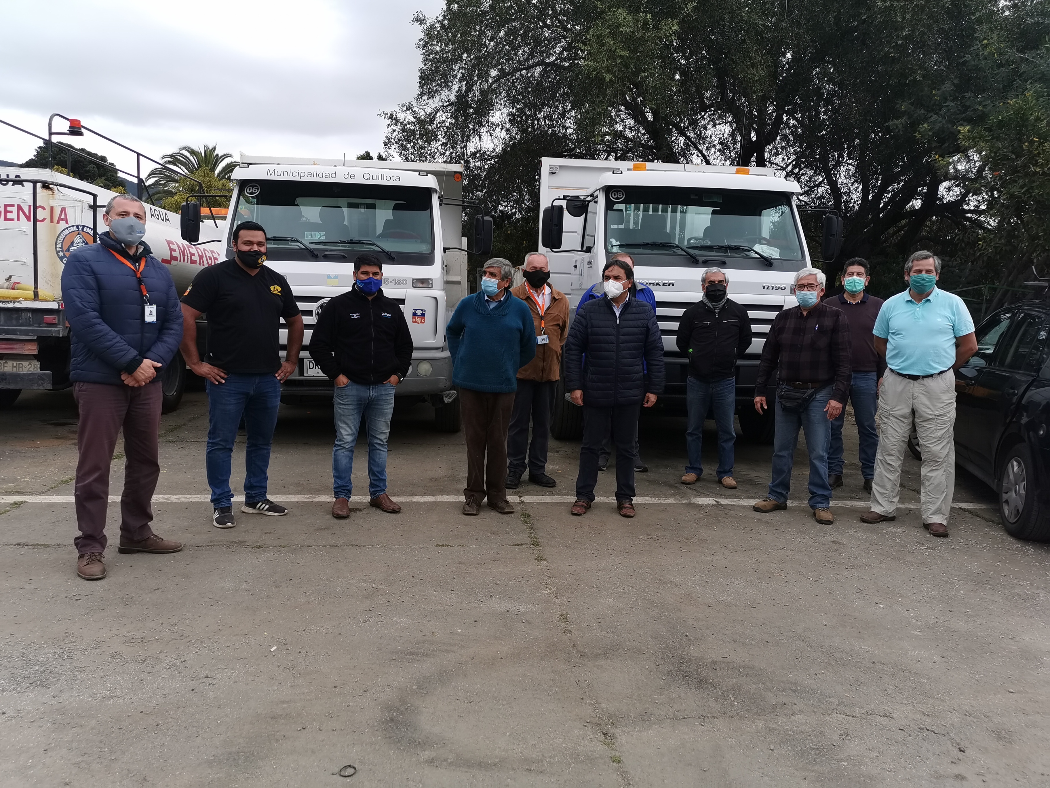 Municipio de Quillota y conductores instalan habitáculos  en 147 colectivos como protección contra el Covid-19