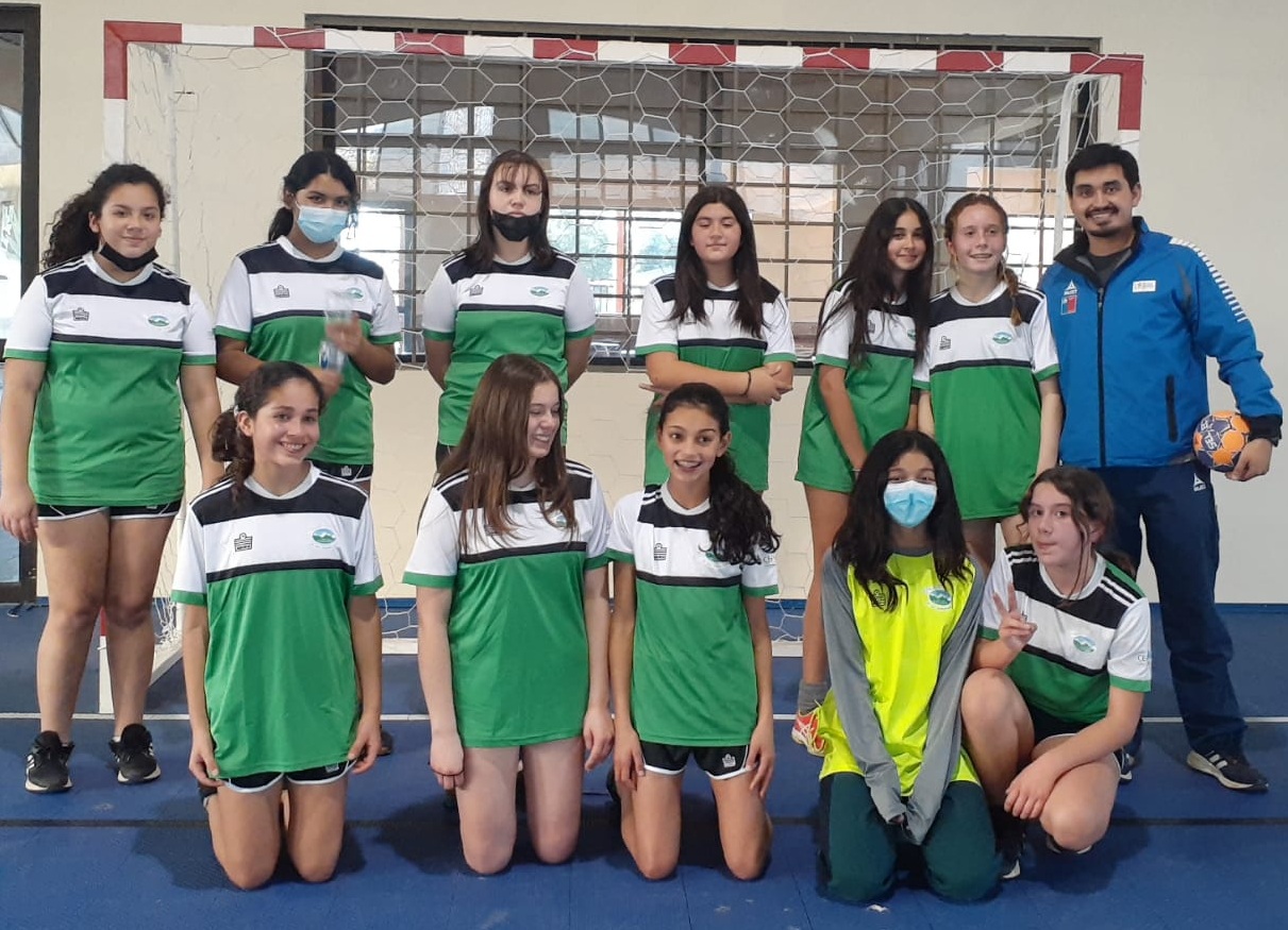 Balonmano y tenis de mesa escolar definieron sus campeones comunales previo a vacaciones de invierno.