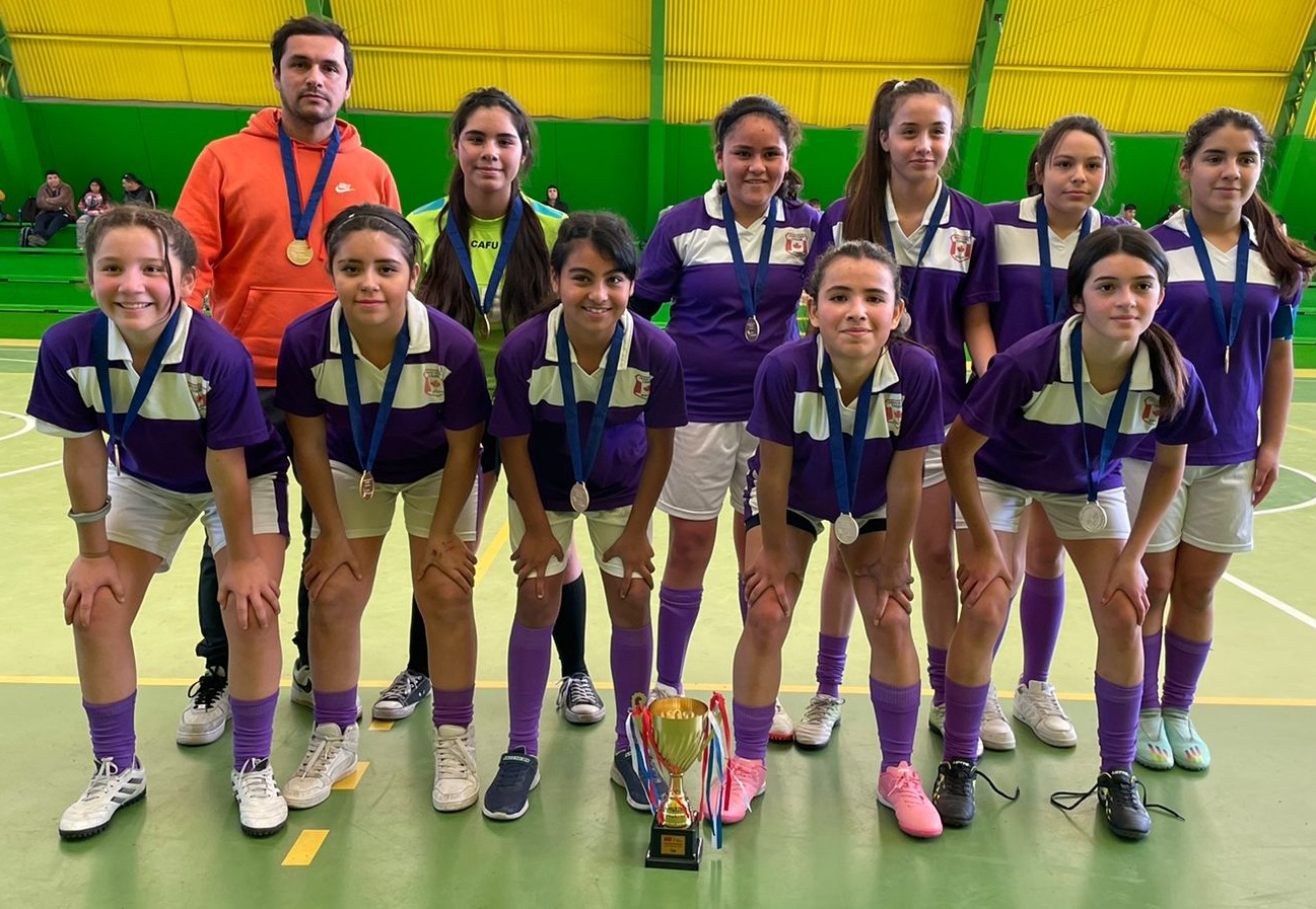 Colegios de Red Municipal Educación cerraron con tres títulos la fase provincial Juegos Deportivos Escolares.