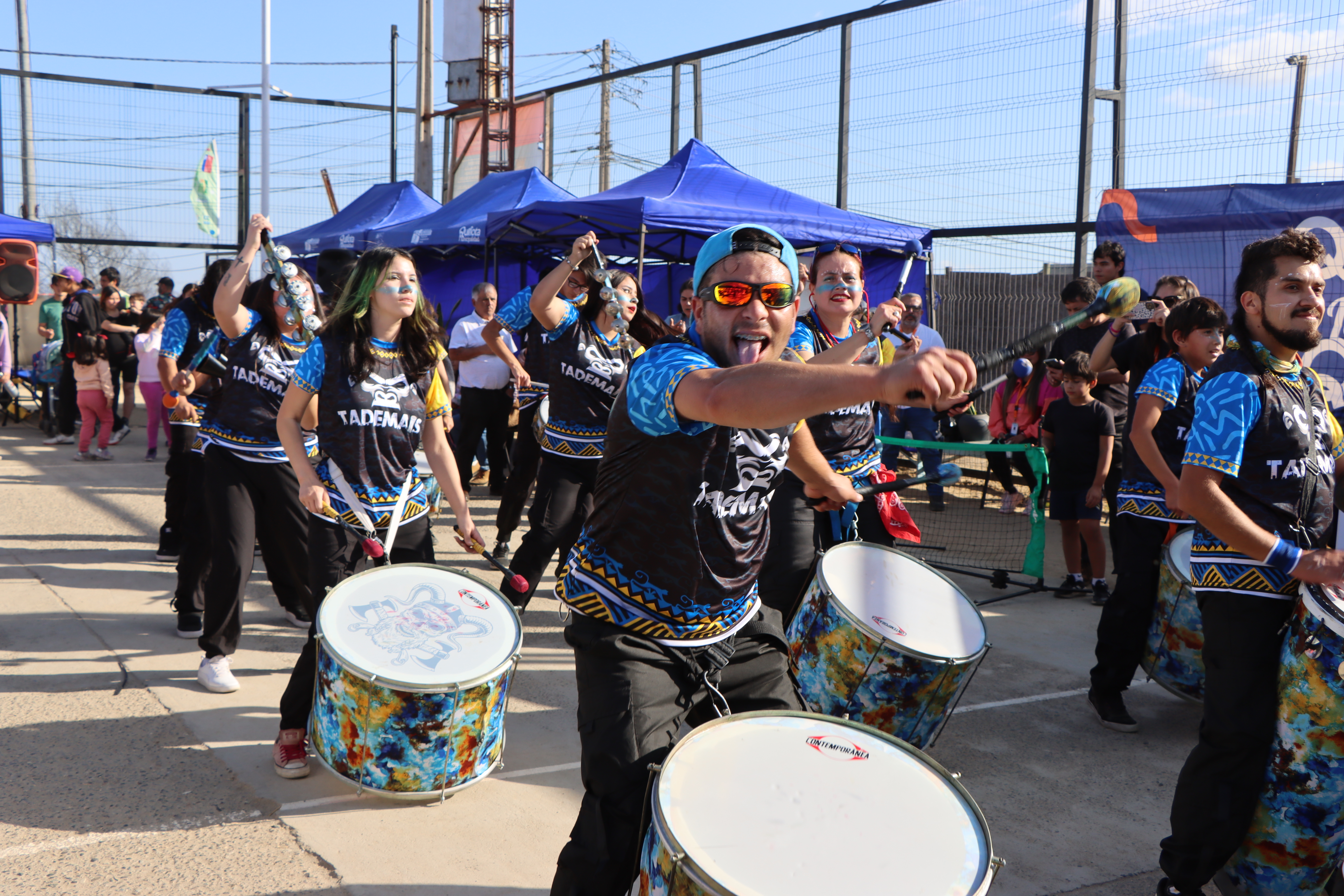 Con un masivo carnaval vecinal se inauguró el programa Quiero mi Barrio en el Cerro Mayaca