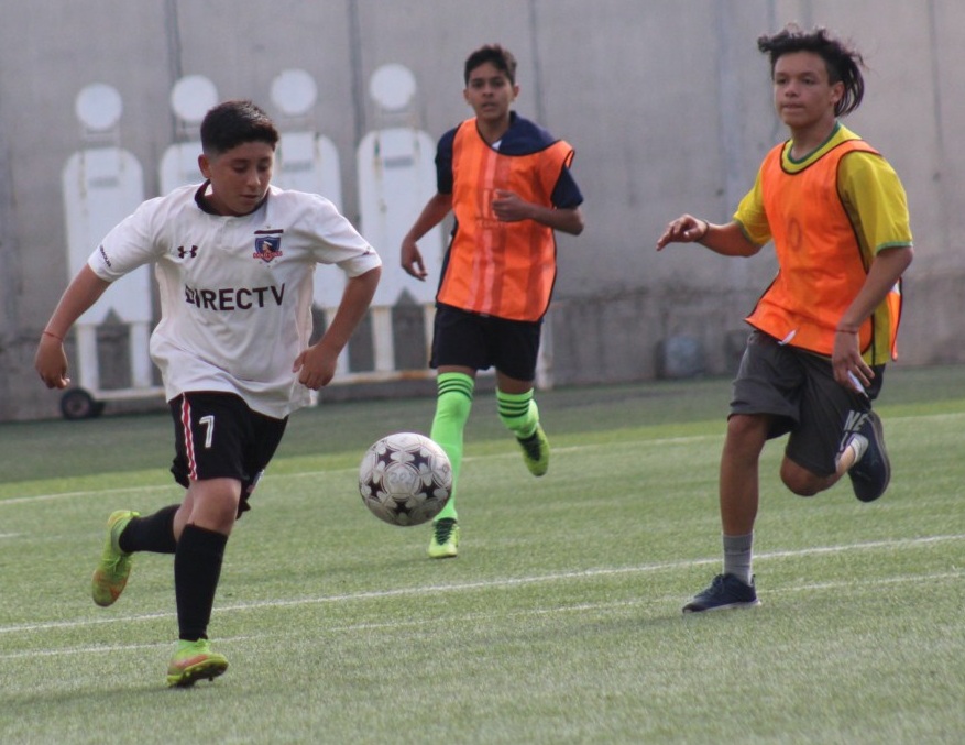 Talleres municipales de fútbol cerraron el verano jugando ante Taller de Fútbol de Quintero.