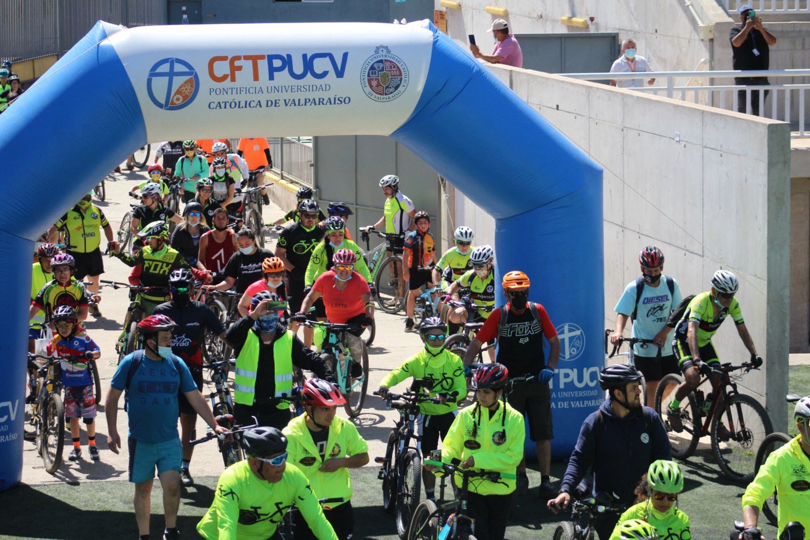 Más de 260 ciclistas unieron La Cruz con Quillota durante actividad recreativa por el aniversario.