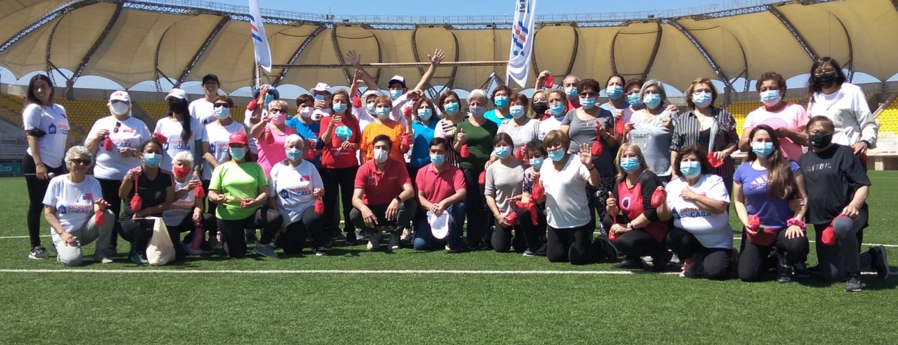 Estadio Municipal Lucio Fariña Fernández demostró su polivalencia con evento para adultos mayores.