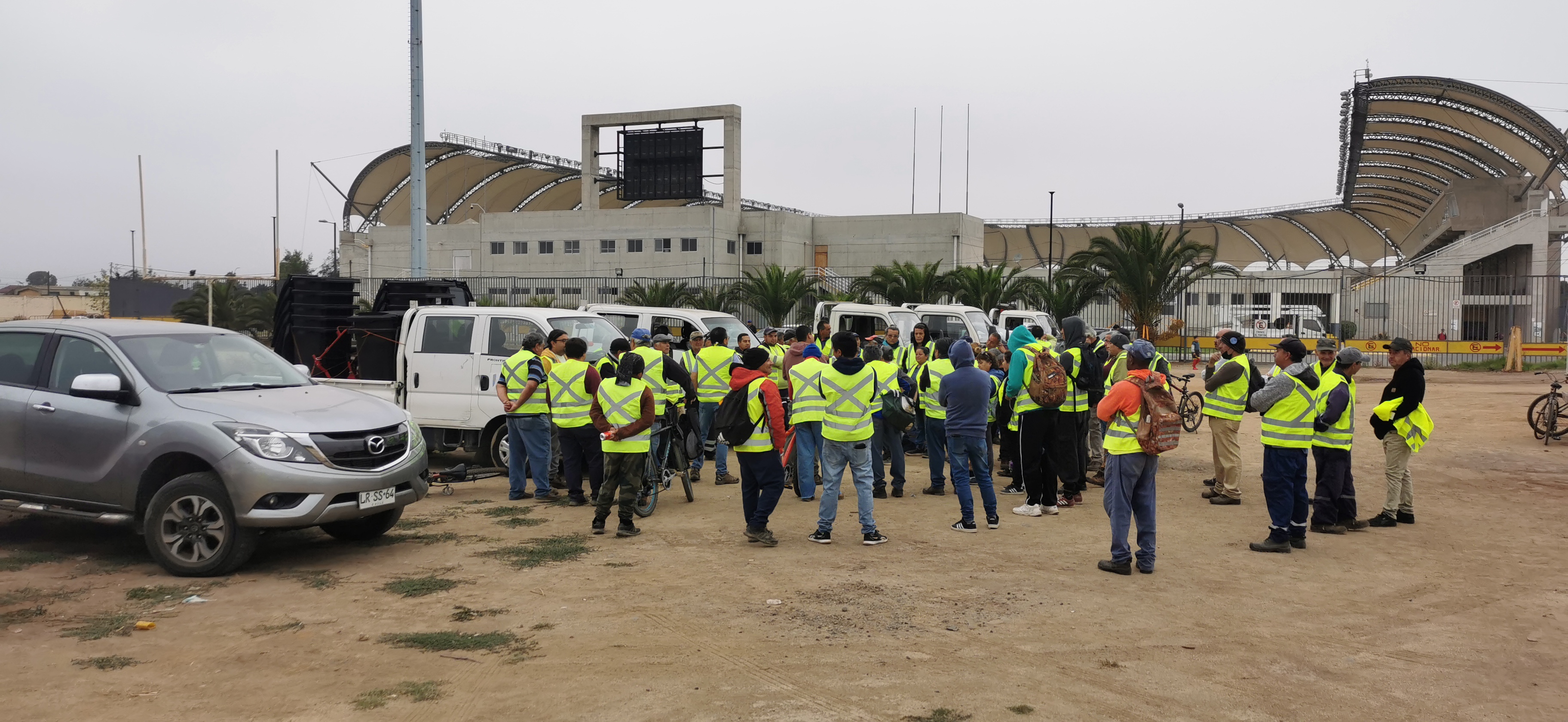 Empresa española se hizo cargo de la mantención de las  áreas verdes de Quillota con 100 operarios y 12 vehículos