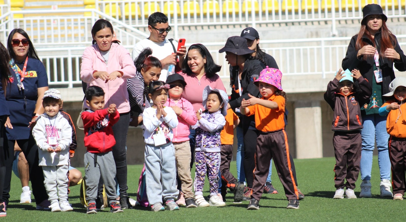 Dirección de Deportes de Quillota organizó encuentro de psicomotricidad con jardines infantiles municipales.