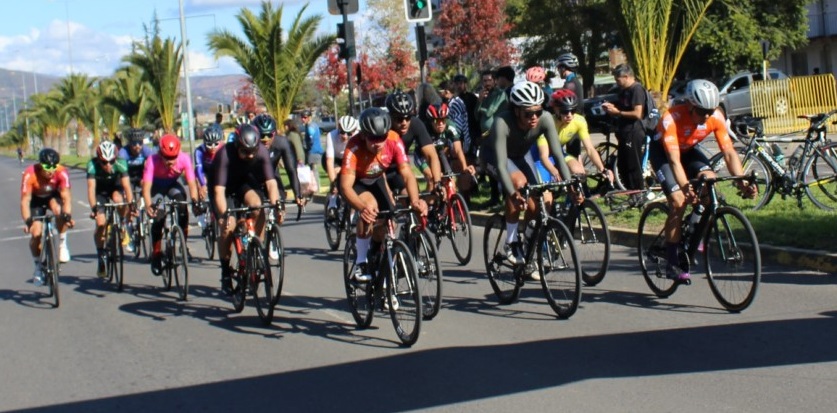 Los mejores ciclistas de la zona participaron en Criterium 2024 organizado por el Club de Ciclismo Mr. Haze.