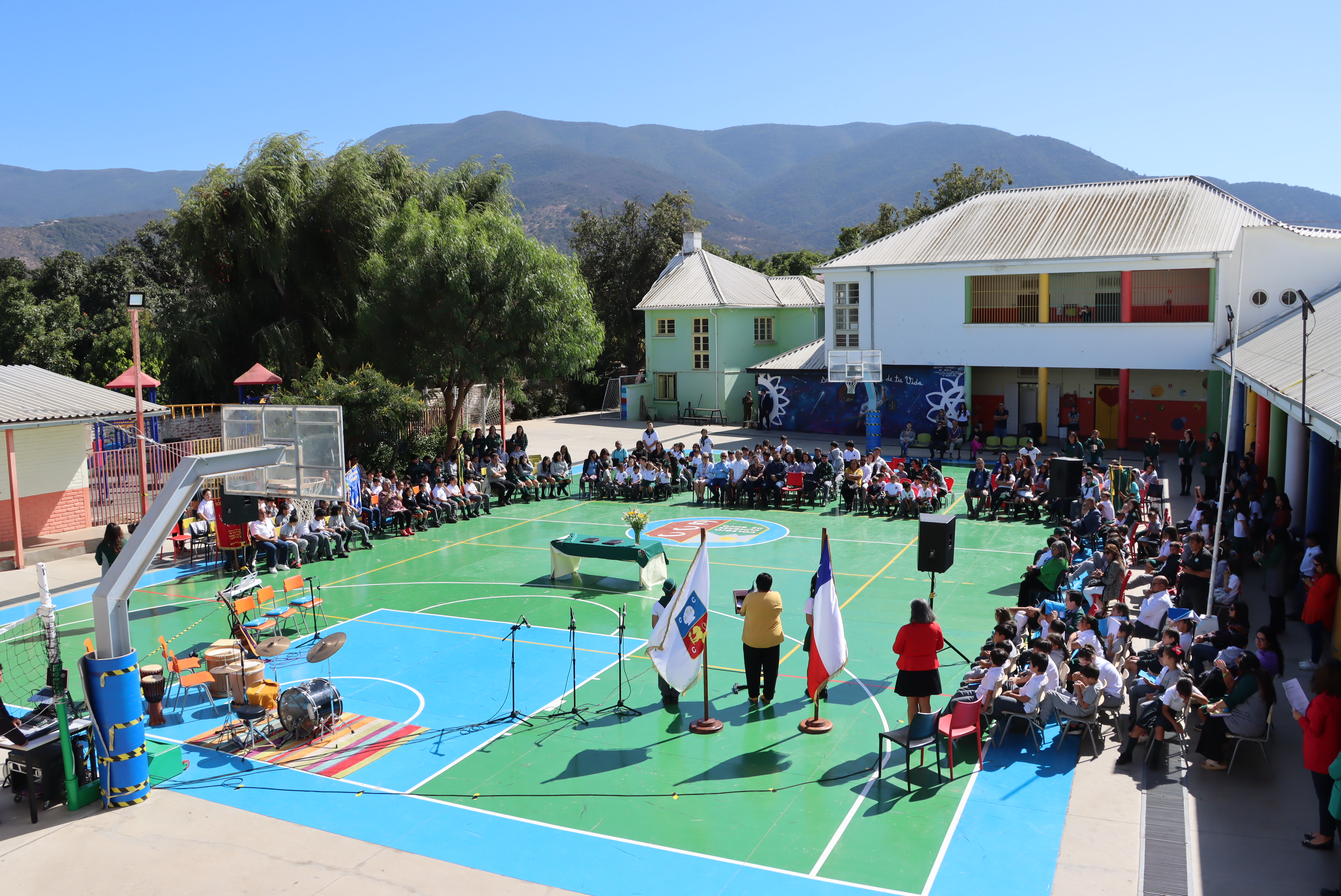 Quillota: Colegio municipal avanza en su enseñanza media gracias a donación de privado
