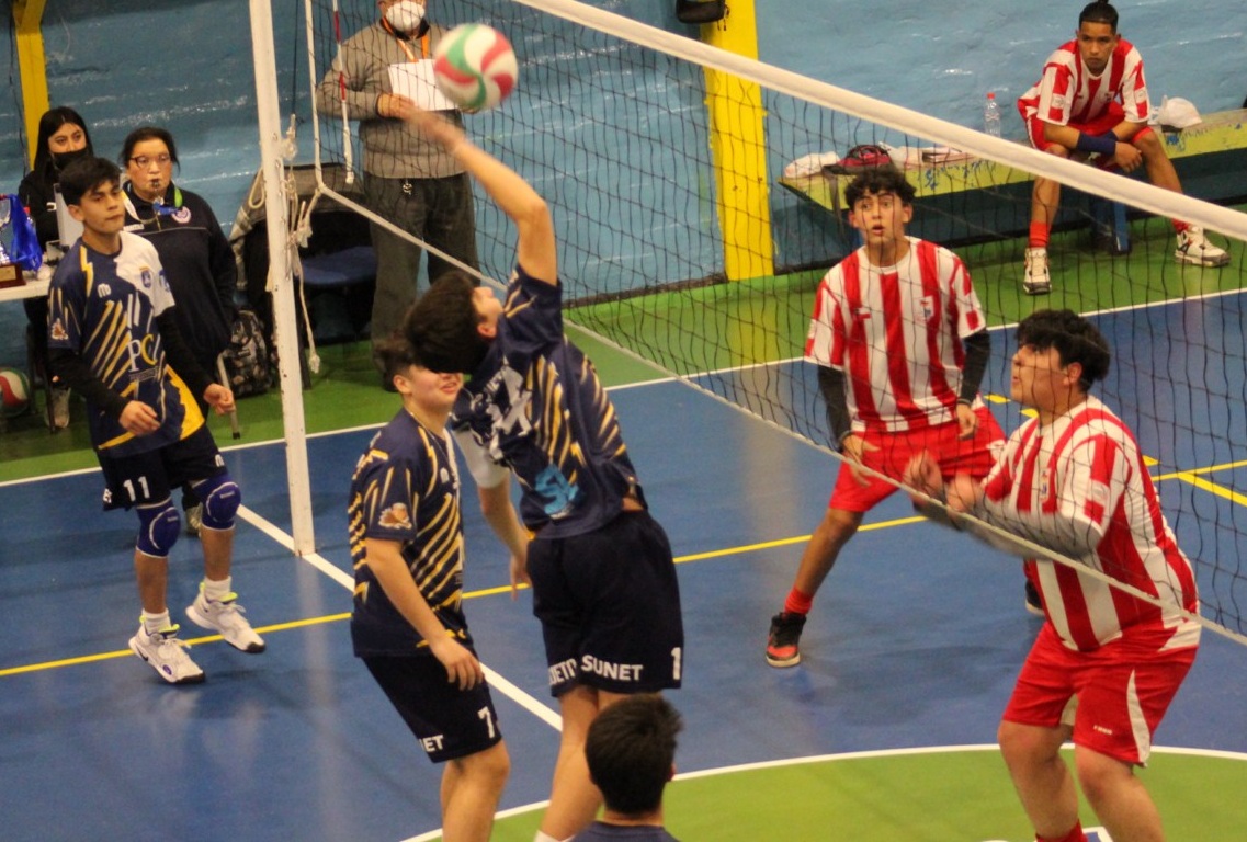 Gimnasio Municipal Alcalde Pablo Gac Espinoza sigue siendo el centro del básquetbol y voleibol quillotano.