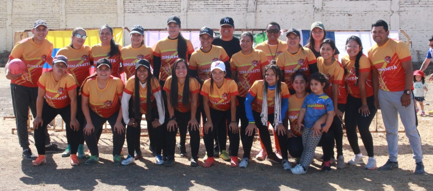 Club Dinamitas triunfaron en amistoso de kickingball jugado en cancha 3 del Estadio Lucio Fariña Fernández.