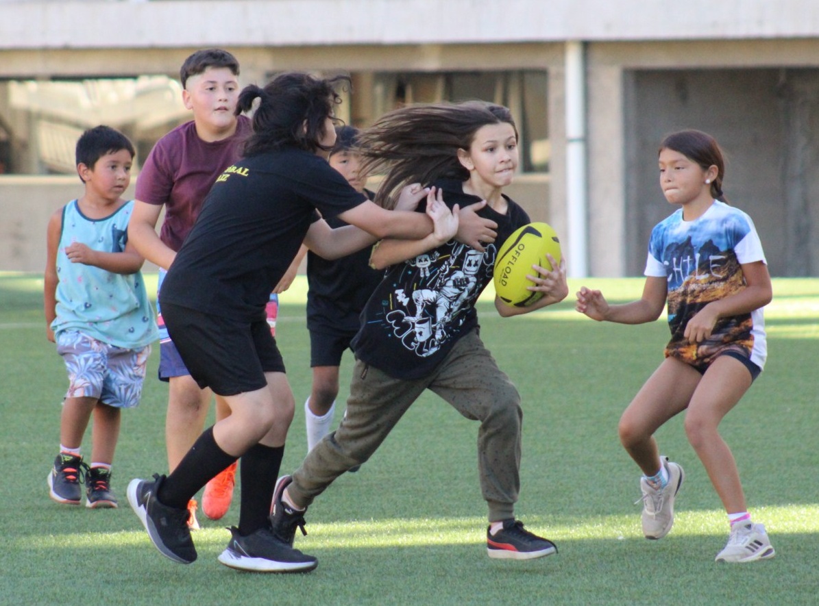 Dirección de Deportes habilita recintos deportivos para la comunidad durante el verano 2022.