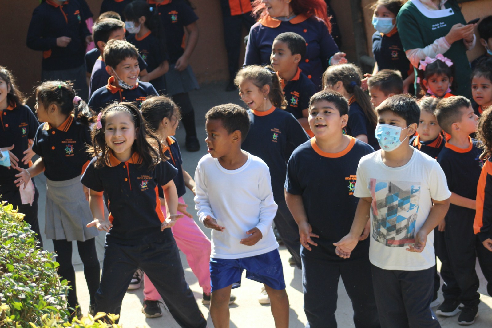 Dirección de Deportes de Municipalidad potencia actividad física con intervenciones recreativas en colegios.