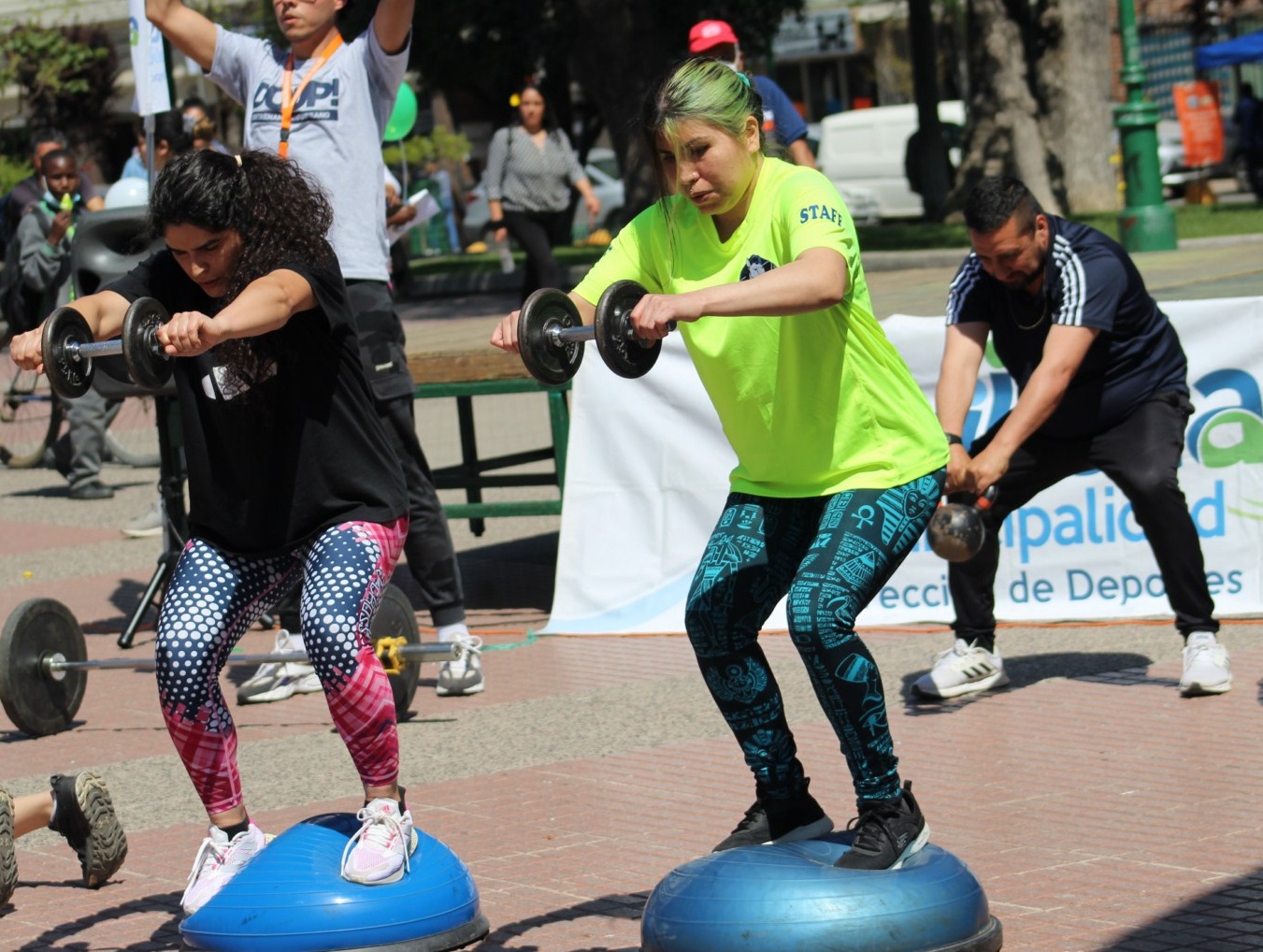 En la Plaza de Armas se realizó nueva versión de la Feria de Promoción Deporte + Inclusión.