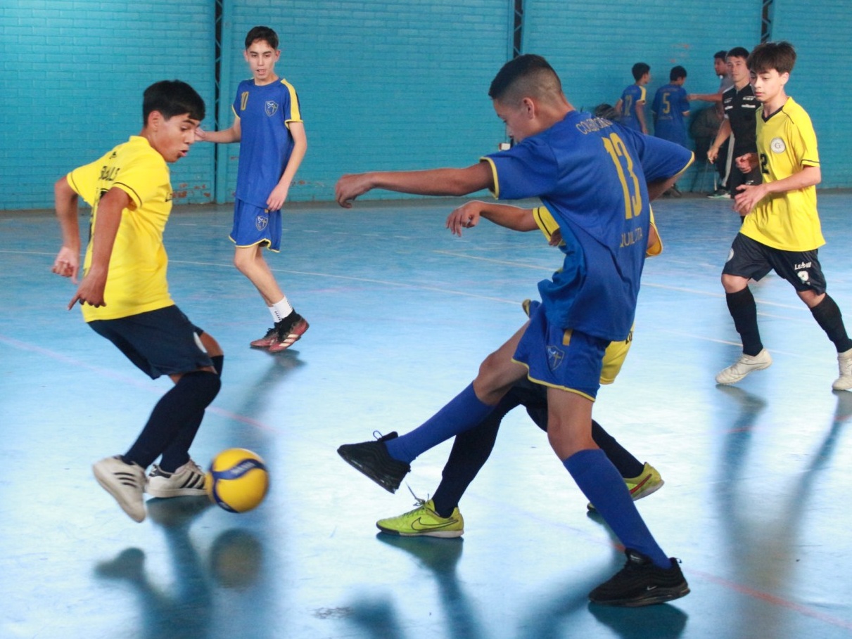 Los Juegos Deportivos Escolares se viven con máxima emoción y entretenidos partidos en Quillota.
