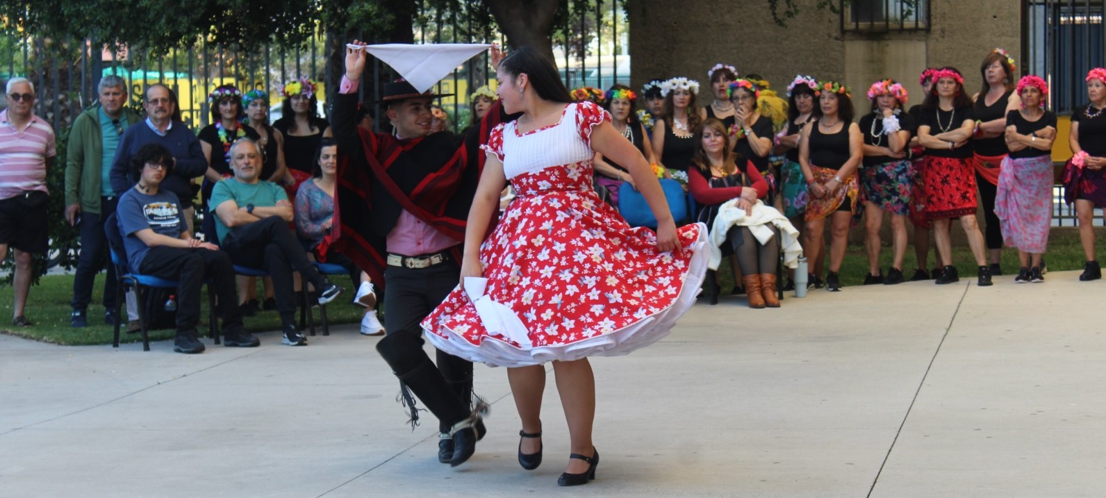 Dirección de Deportes de Quillota cerró septiembre con Peña Folclórica en el Estadio Municipal Lucio Fariña.