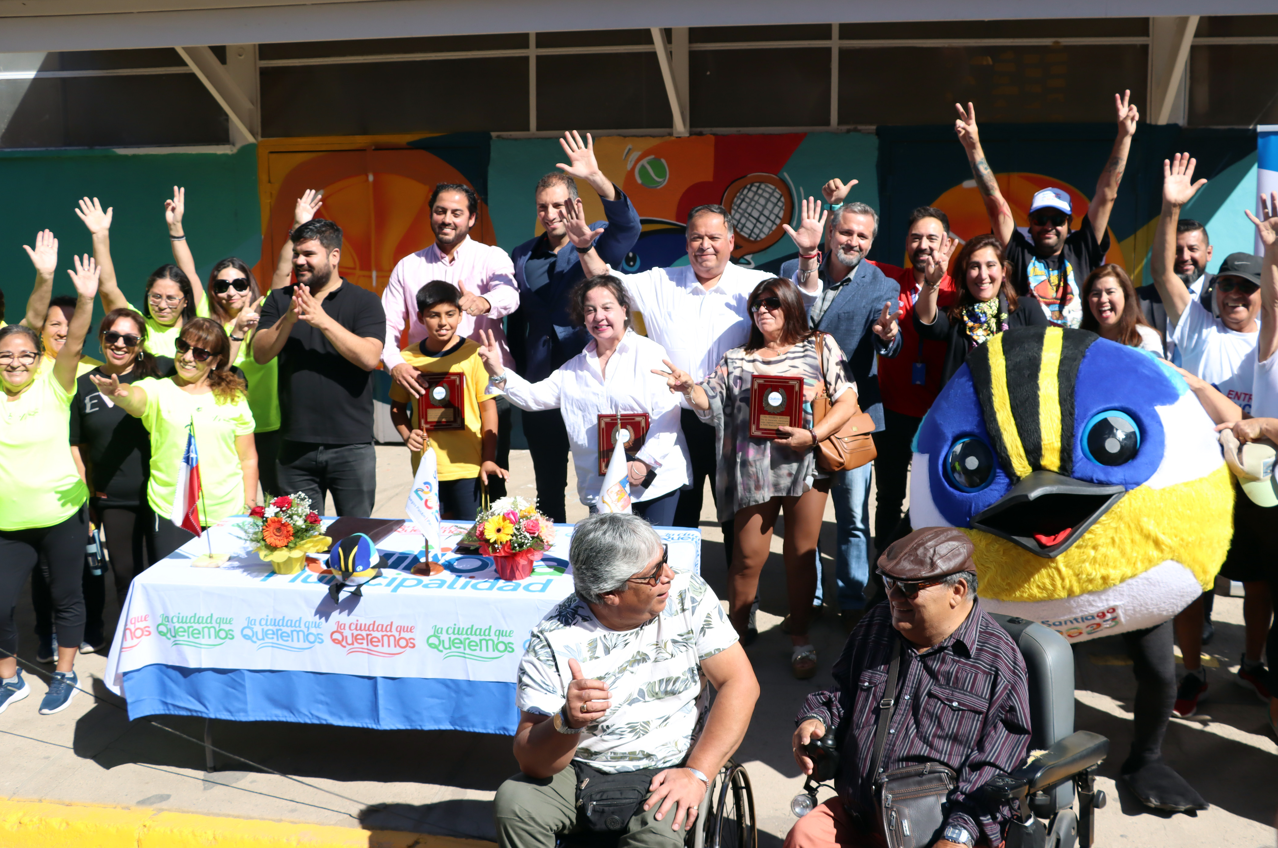 Quillota inauguró mural que homenajea a Alberto Larraguibel en firma de convenio con Corporación Santiago 2023