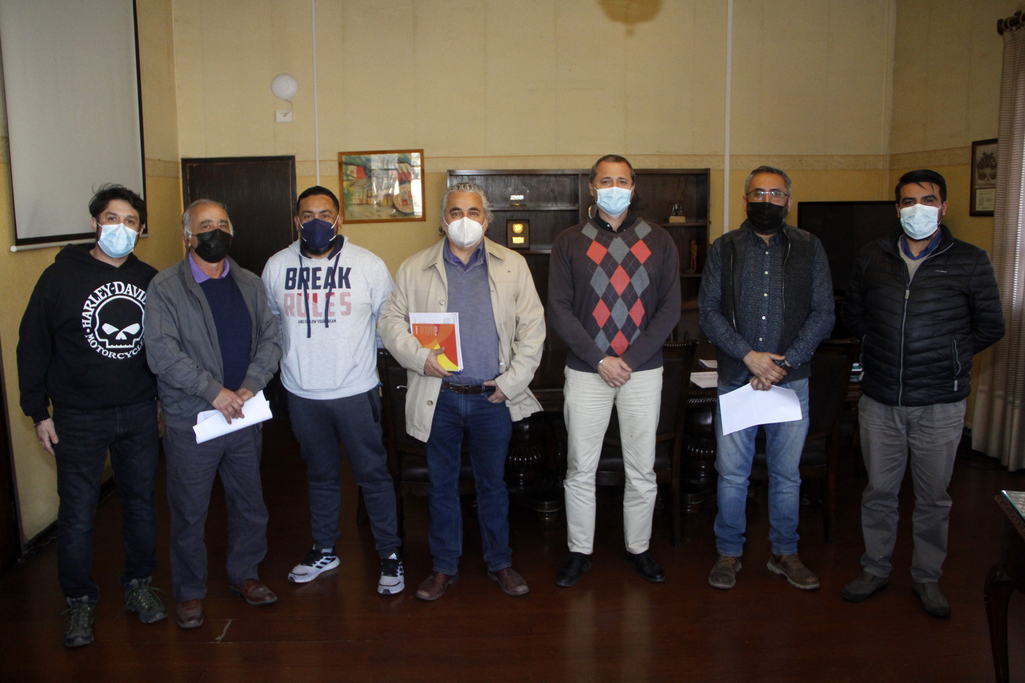 Concejo Municipal aprobó propuesta de botilleros para acotar el horario de atención para la venta de alcohol
