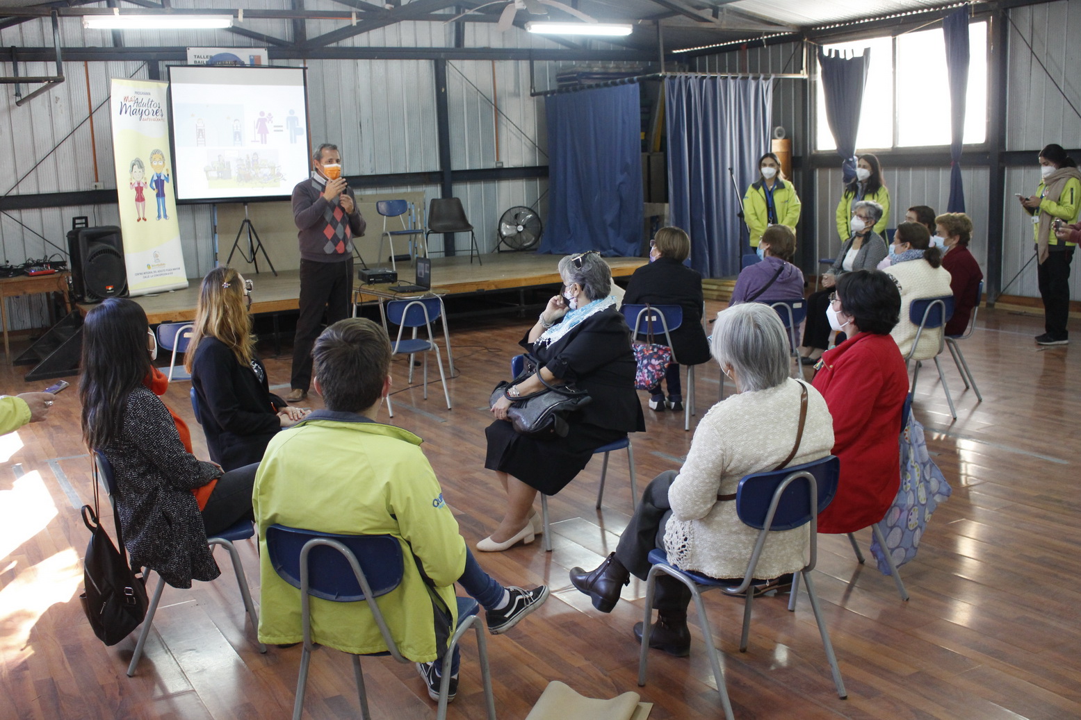 SaludQuillota junto a la Oficina Comunal de Mujeres y Equidad de Género iniciaron ciclo de charlas y encuentros con mujeres mayores