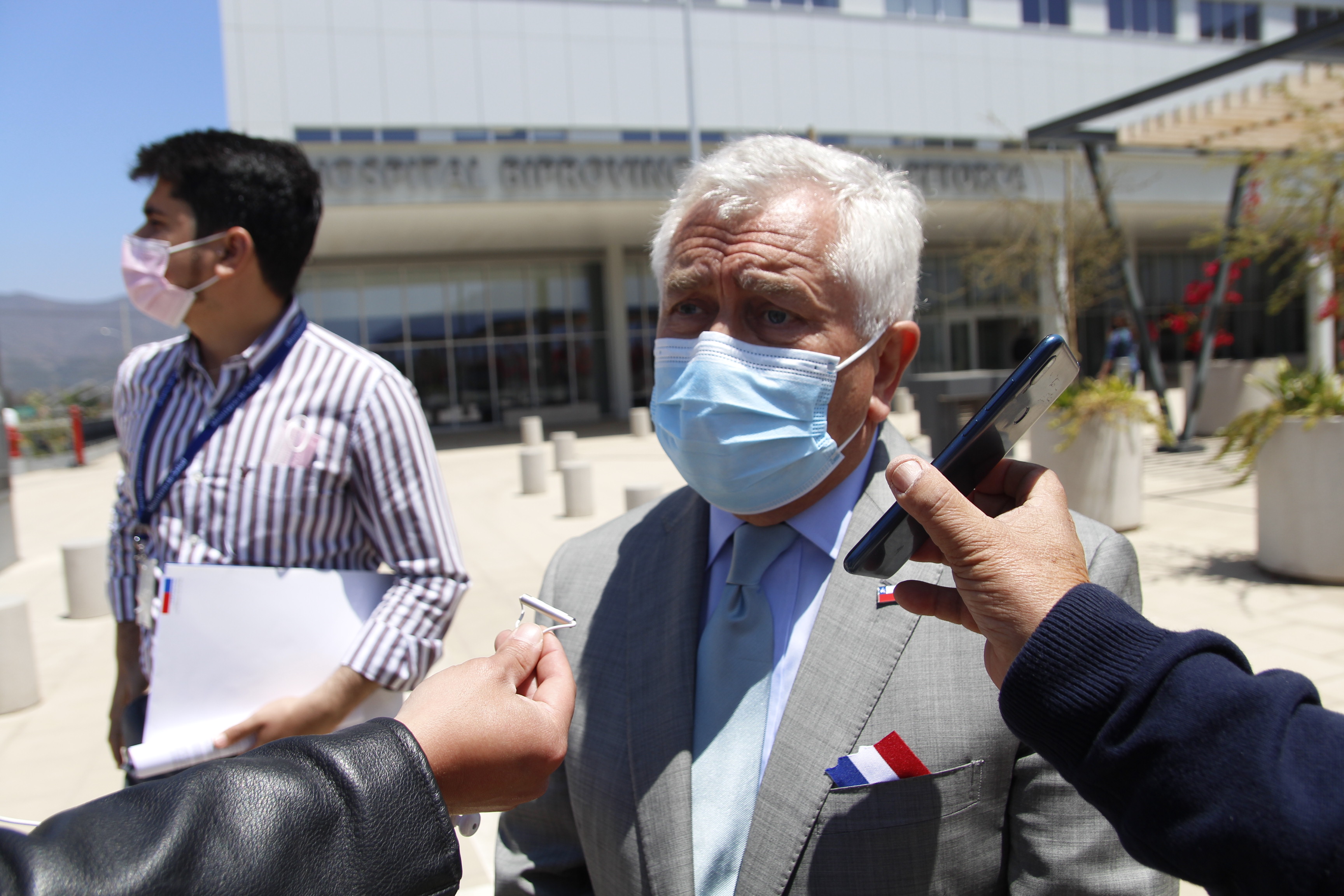 Ministro de Salud en Quillota: “Yo creo que un centro o un hospital dedicado al adulto mayor es una muy buena idea”