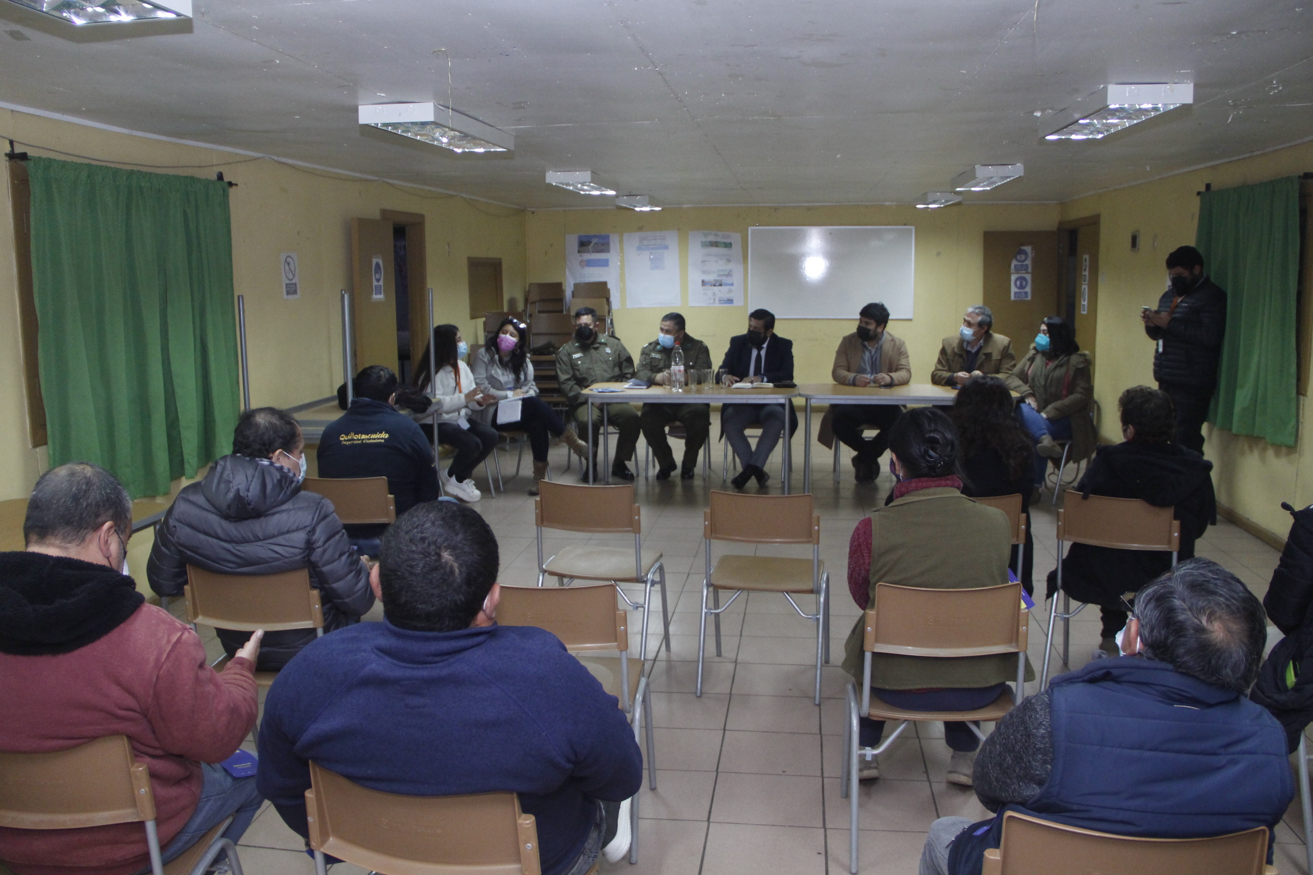 Quillota: Municipalidad, Delegación Presidencial y Policías se reúnen  con vecinos para enfrentar la delincuencia colaborativamente