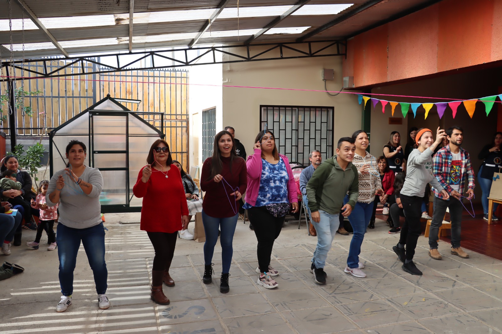 Con juegos y concursos la Municipalidad de Quillota celebró el Día de la Familia en el cerro Mayaca