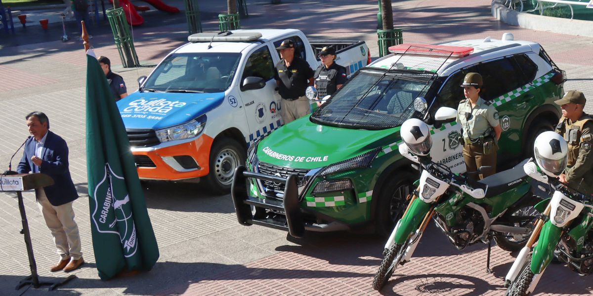 Carabineros presentó tres vehículos y dos nuevos oficiales para Quillota
