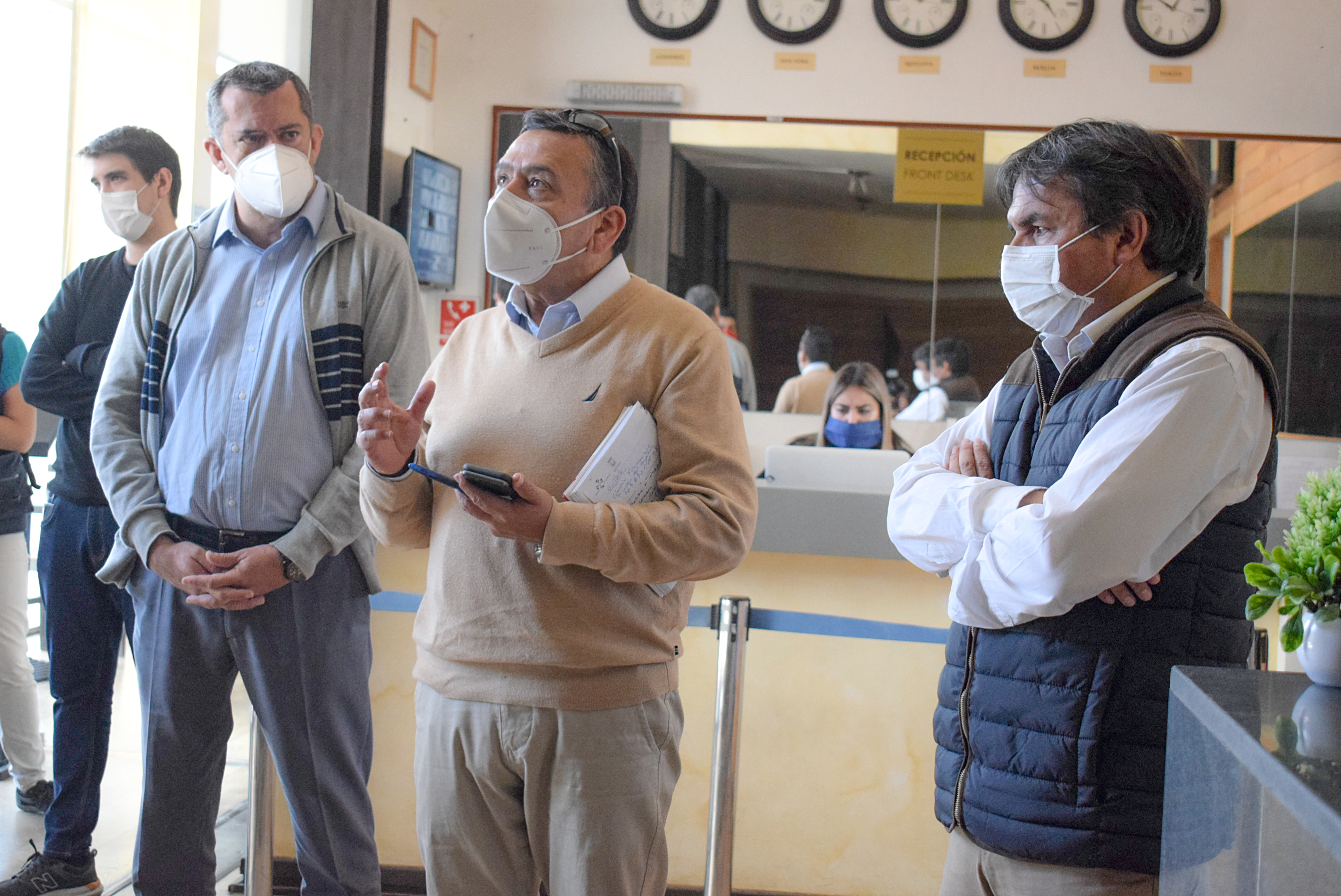 Delegación de la Intendencia y el Servicio de Salud visitó hoteles de Quillota para instalar una residencia sanitaria