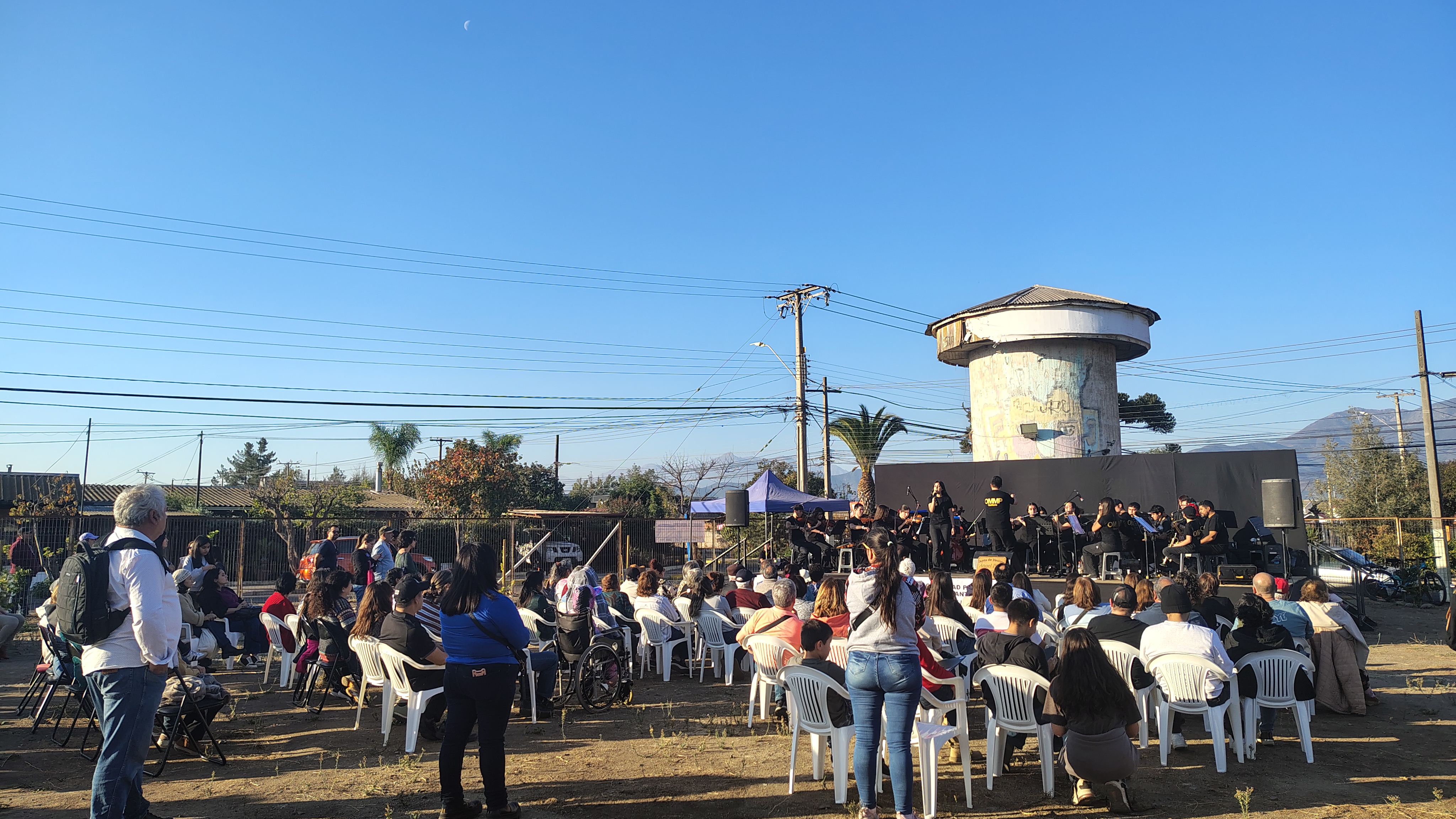 Más de 200 personas disfrutaron de la Orquesta Municipal de Música Popular de Quillota