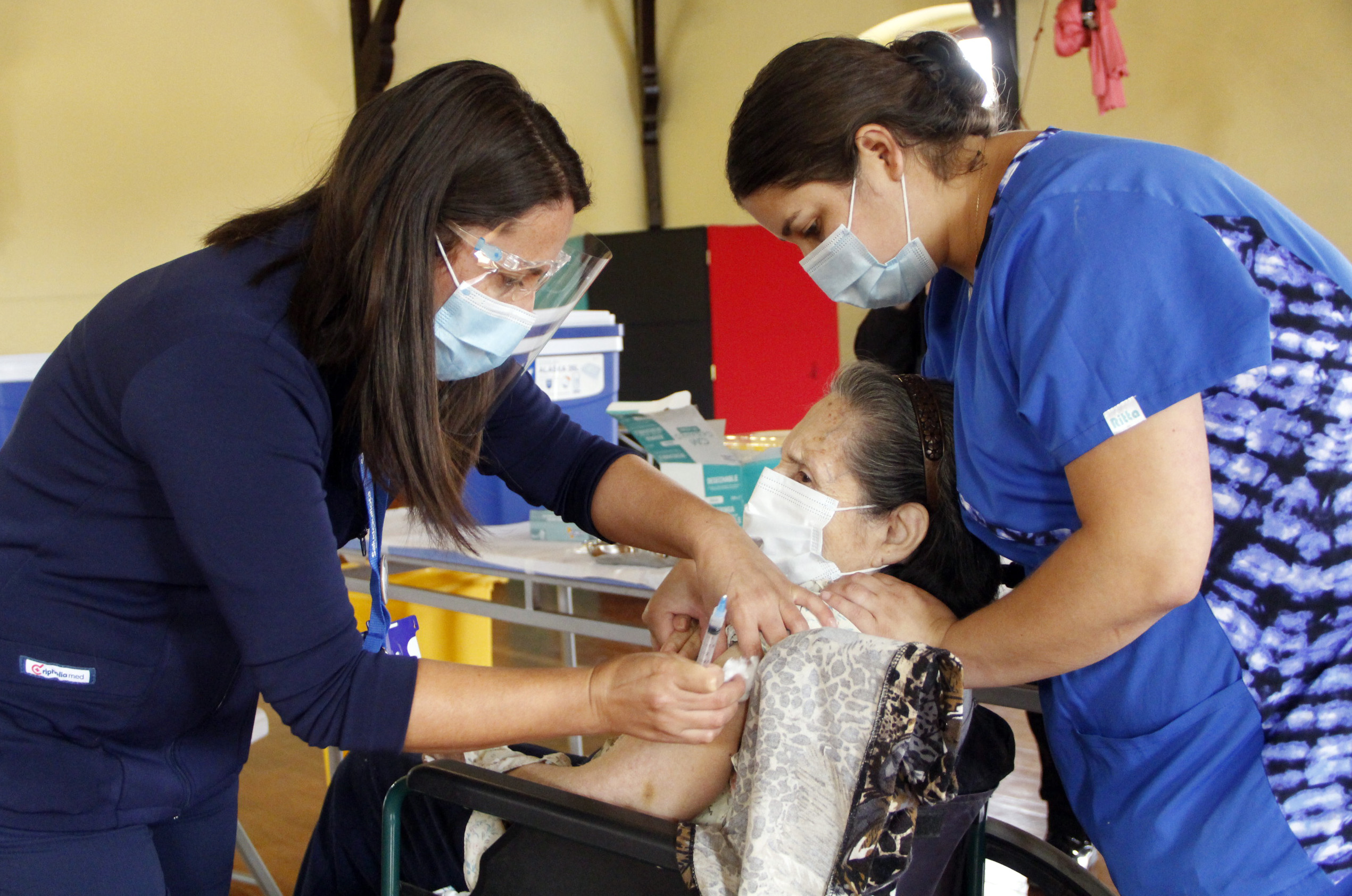 Más de 4 mil personas ya se han vacunado en Quillota  y aumenta la afluencia en los 10 locales habilitados