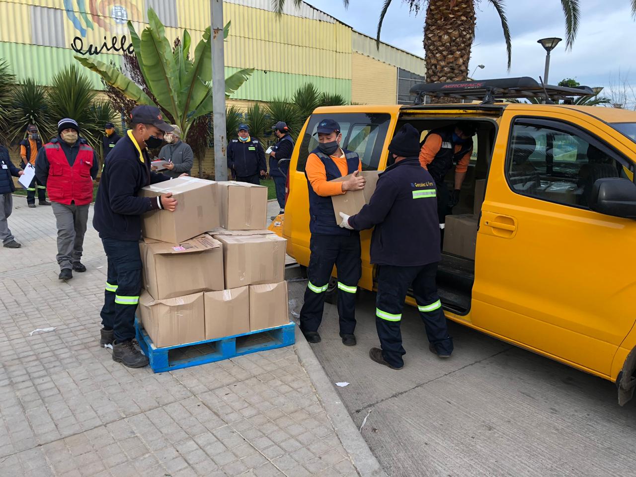 Municipalidad de Quillota repartió casi 5 mil cajas de alimentos del Estado en solo un día
