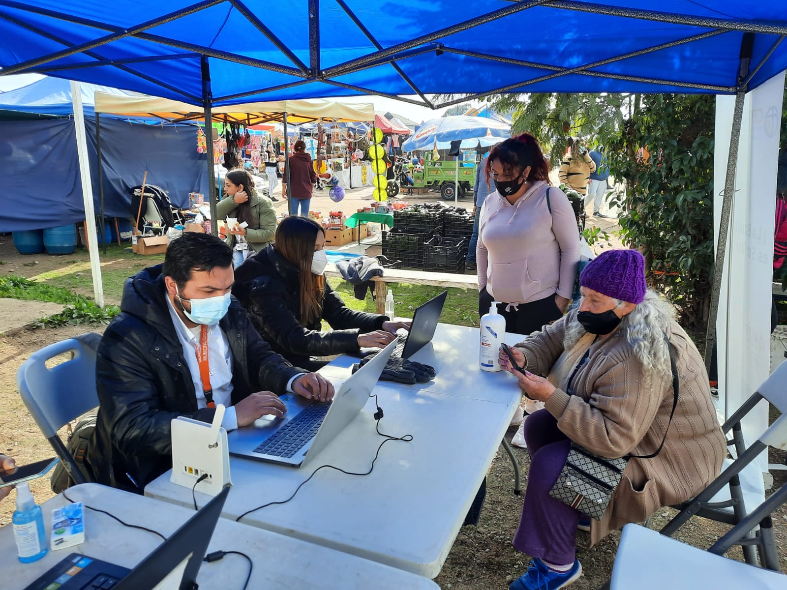 Municipalidad atendió a 1.628 feriantes para que postularan al Bono Alivio Pyme