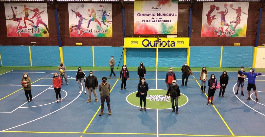 El voleibol retorna a los entrenamientos en el Gimnasio Municipal Pablo Gac Espinoza.