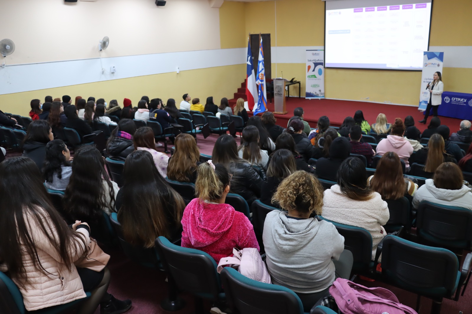 Municipalidad de Quillota y CFT PUCV realizaron jornada de puertas abiertas para alumnos del área de la salud