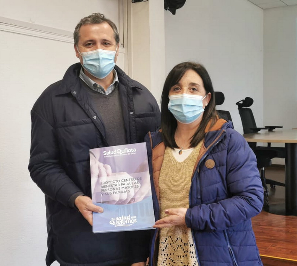 Alcalde Oscar Calderón recibió proyecto del Centro del Bienestar para las Personas Mayores y sus Familias en Quillota