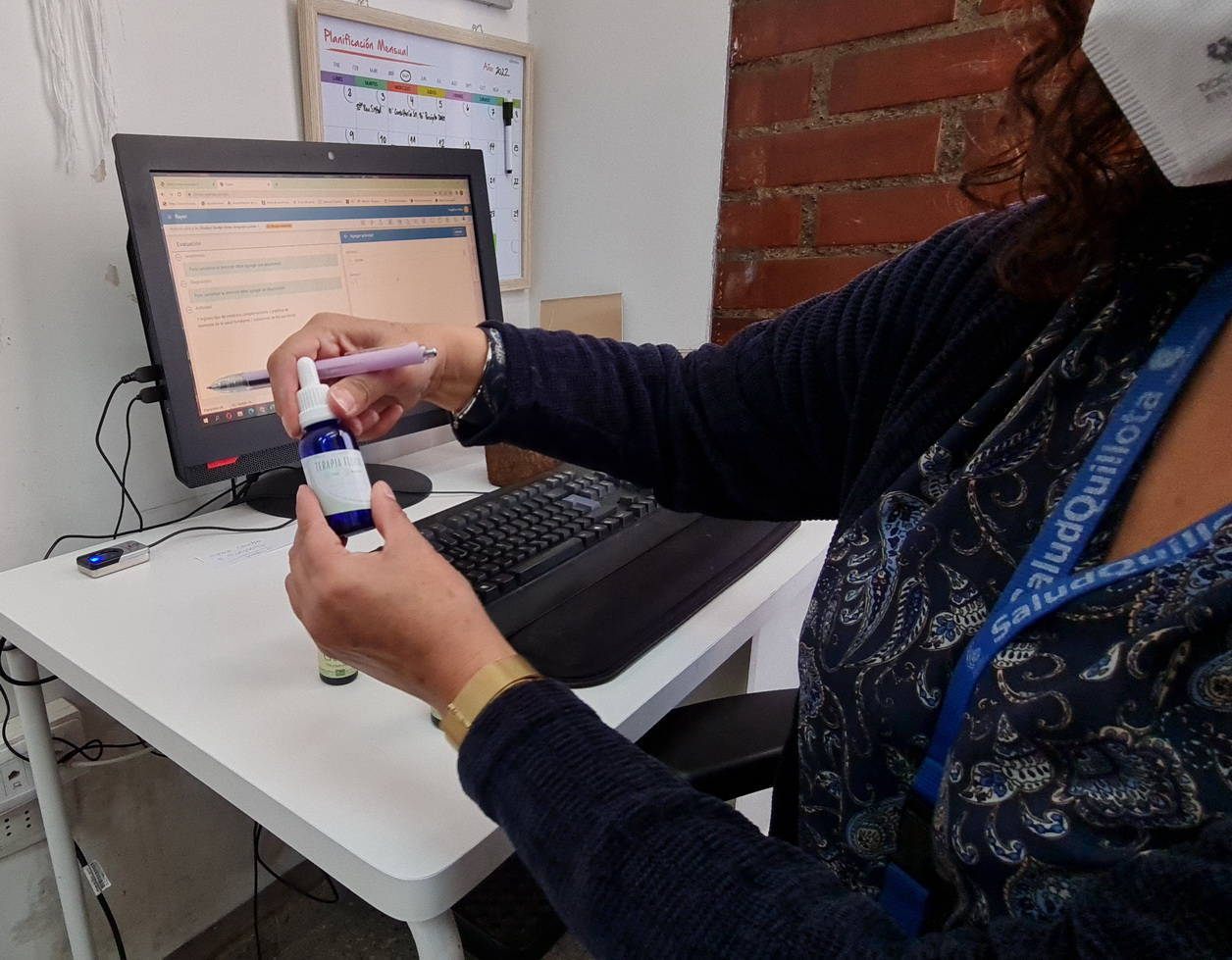 Cecosf María Ernestina Fernández de SaludQuillota incorporó terapia complementaria Flores de Bach a su cartera de atenciones a la comunidad