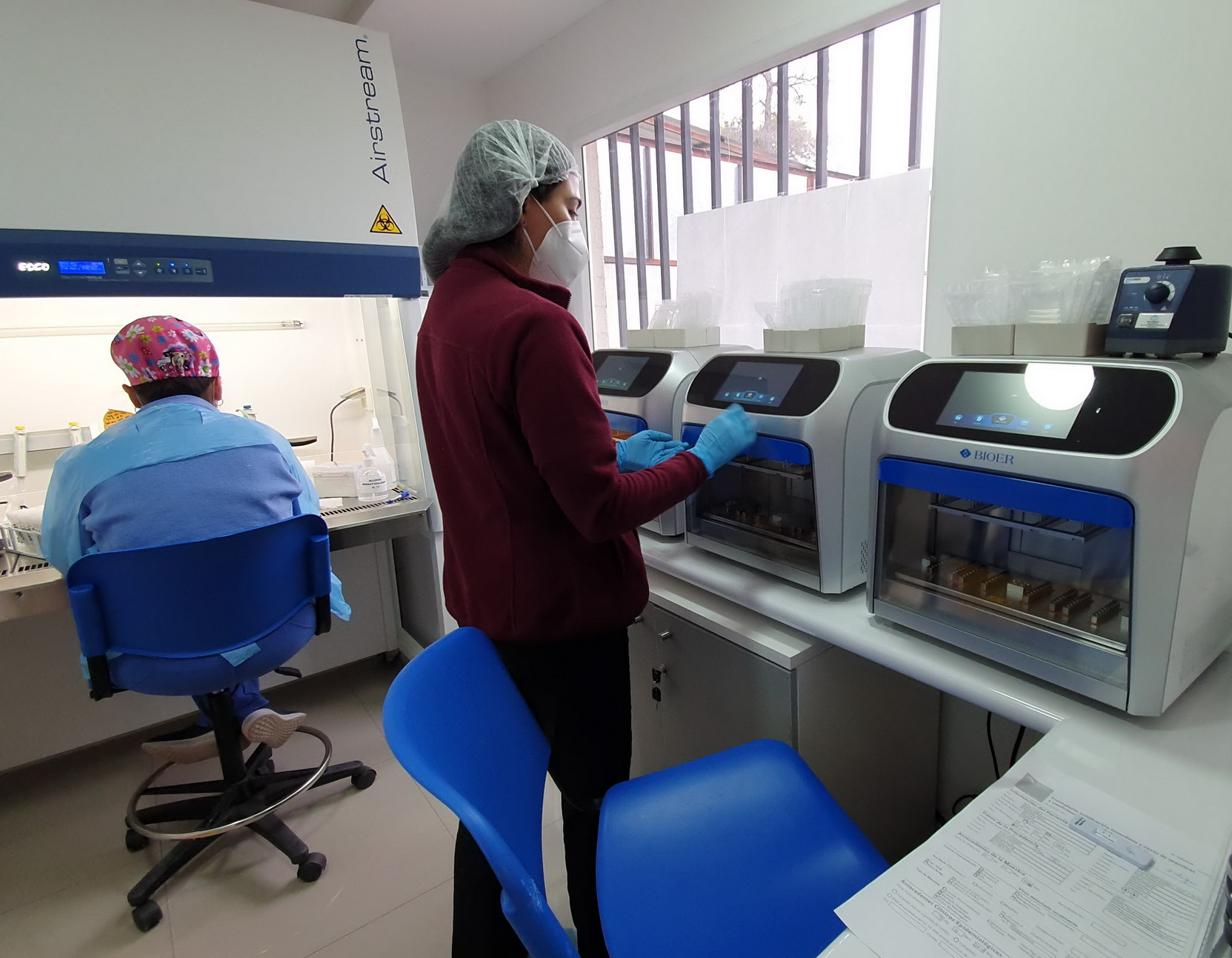 Más de 50 mil exámenes PCR ha proceso el Laboratorio de Biología Molecular de SaludQuillota en un año de funcionamiento