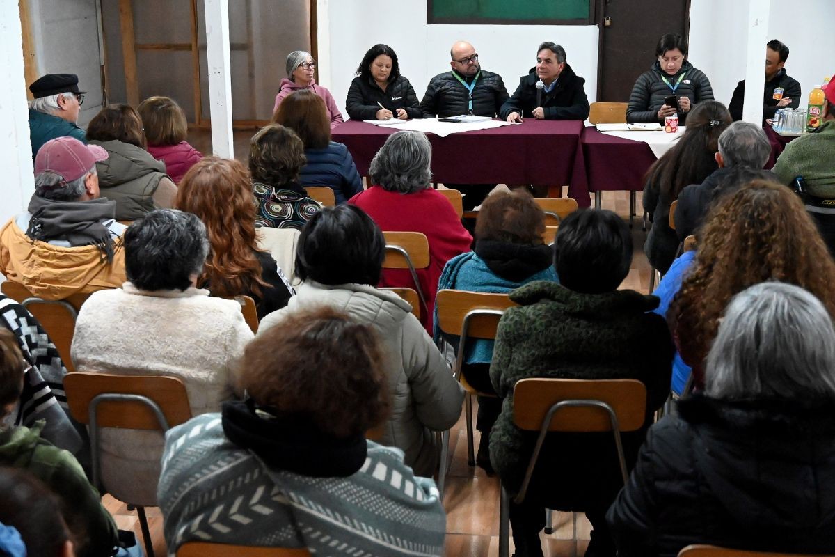 Municipio inform&oacute; la pr&oacute;xima apertura de calle O' Higgins en reuni&oacute;n con vecinos del sector