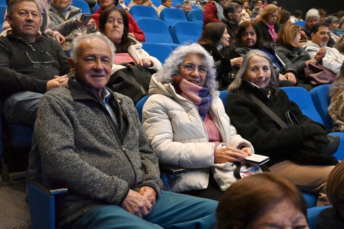 Personas mayores de Quillota se informan para evitar estafas y vivir m&aacute;s seguras