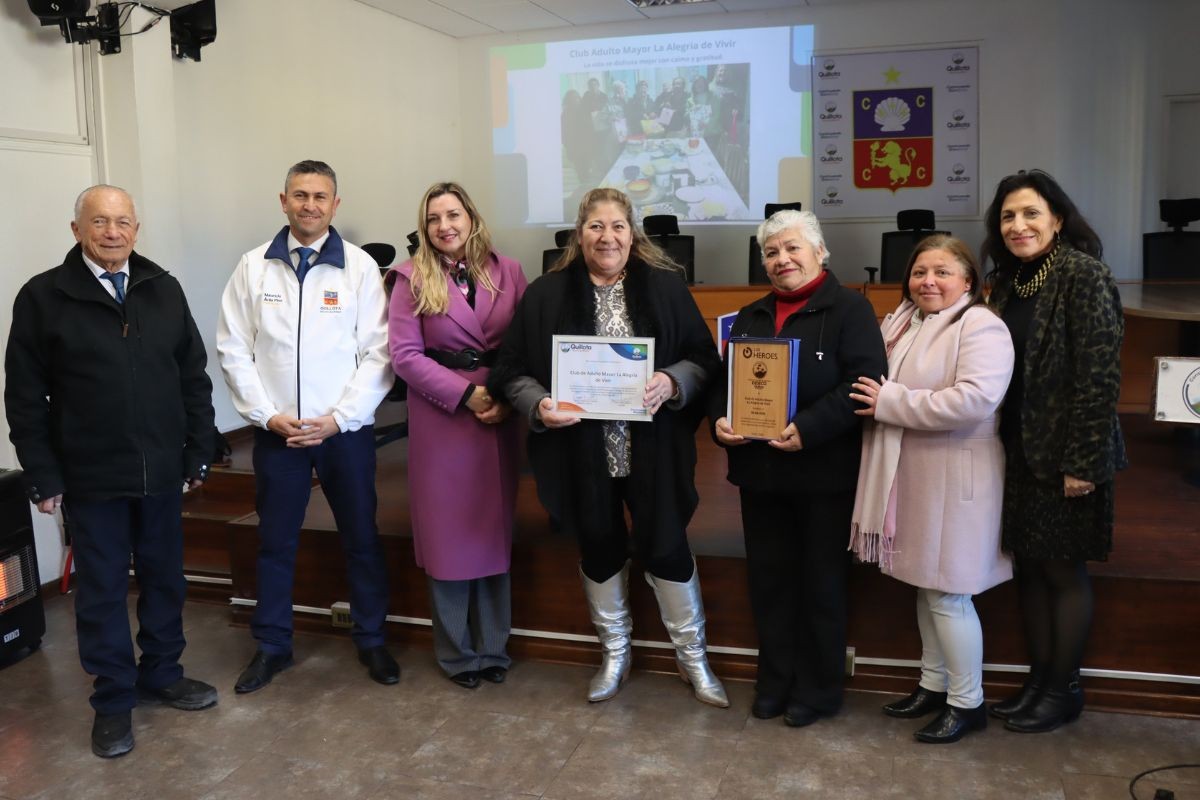 Municipalidad de Quillota rindi&oacute; homenaje a los clubes de personas mayores con mayor trayectoria